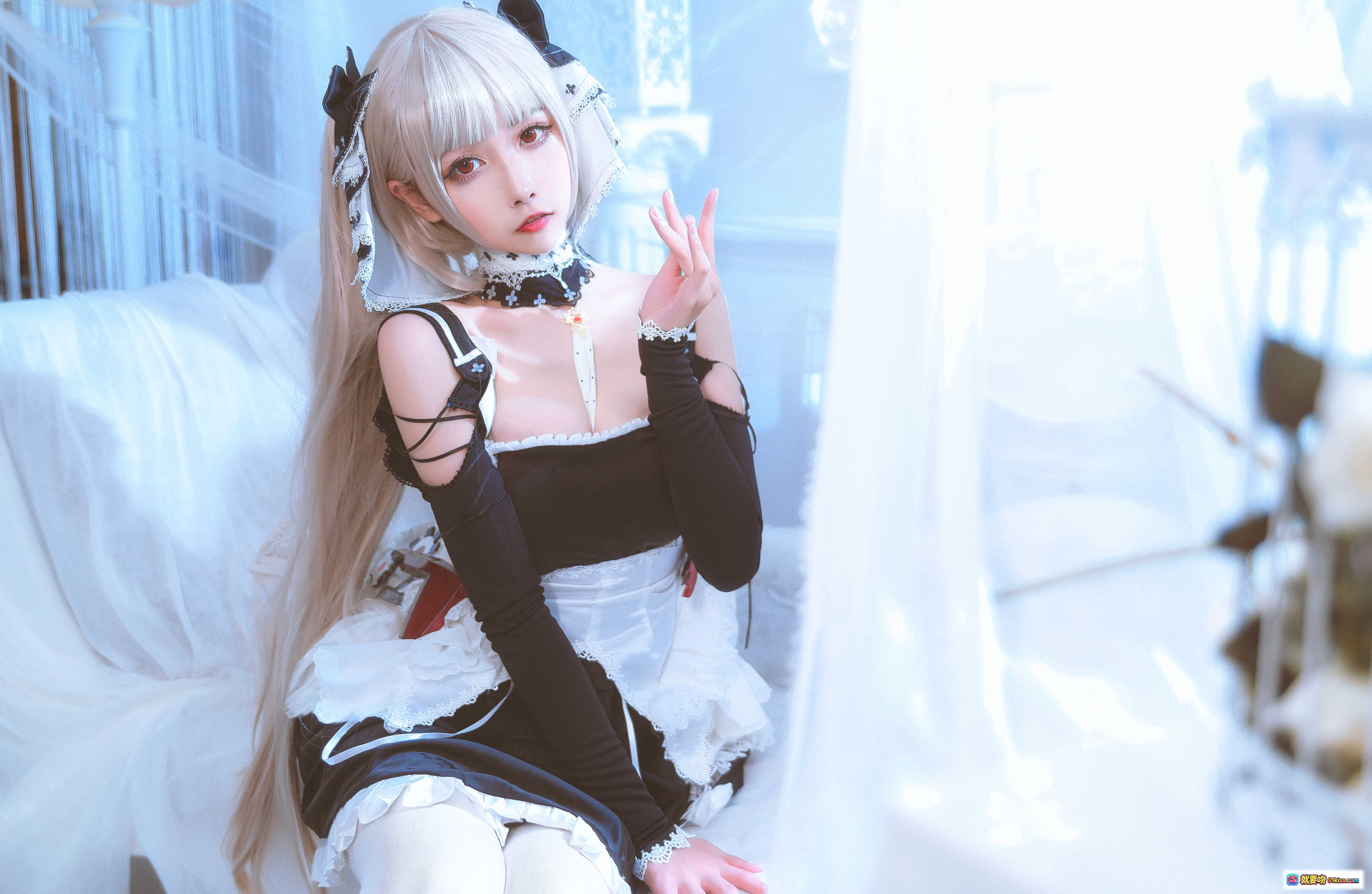 图片[5] - Momoko葵葵NO.005可畏Cosplay写真｜银发双马尾黑裙女仆装｜蕾丝蝴蝶结白丝美腿｜精致妆容甜酷风格｜9P高清图集 - 就要吻
