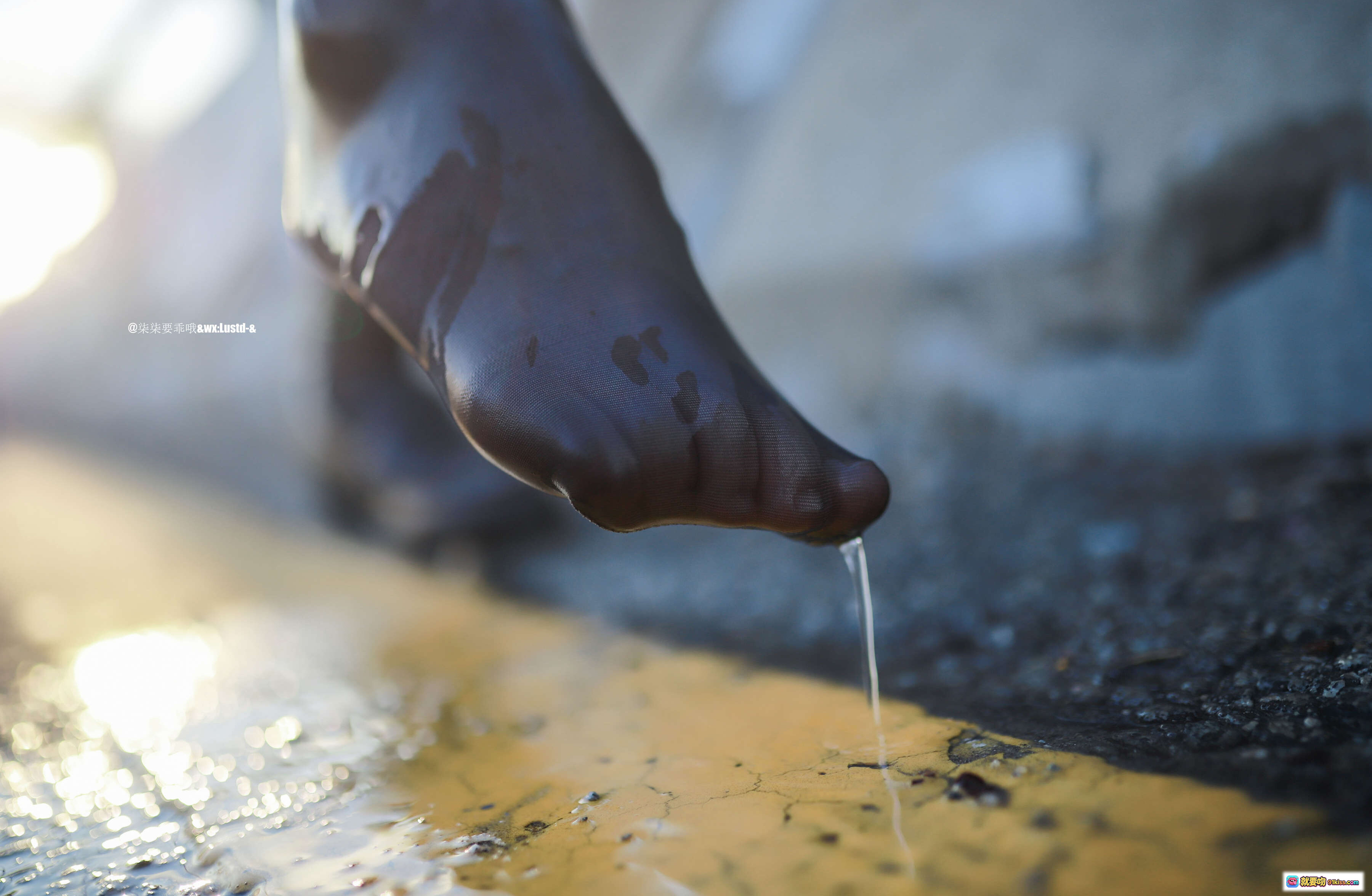 图片[2] - 午后JK少女黑丝美腿写真｜校服格裙搭配黑色丝袜街拍风｜柒柒要乖哦NO.002高清图集 - 就要吻
