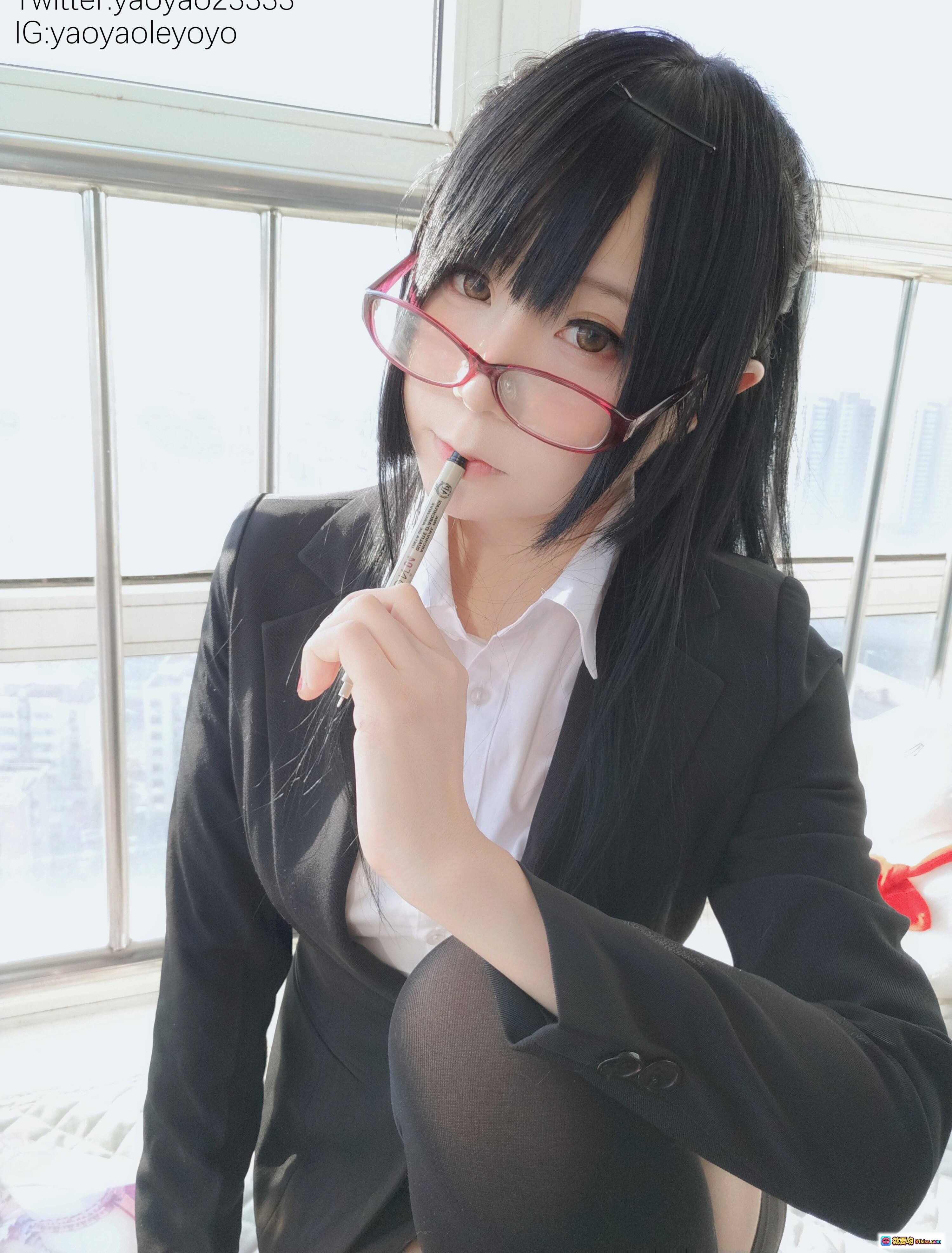 图片[5] - 摇摇乐yoyo NO.056 VOL.34 108P 黑发眼镜OL制服写真 窗边自然光美少女 Cosplay 时尚职场风 清新甜美风格 - 就要吻