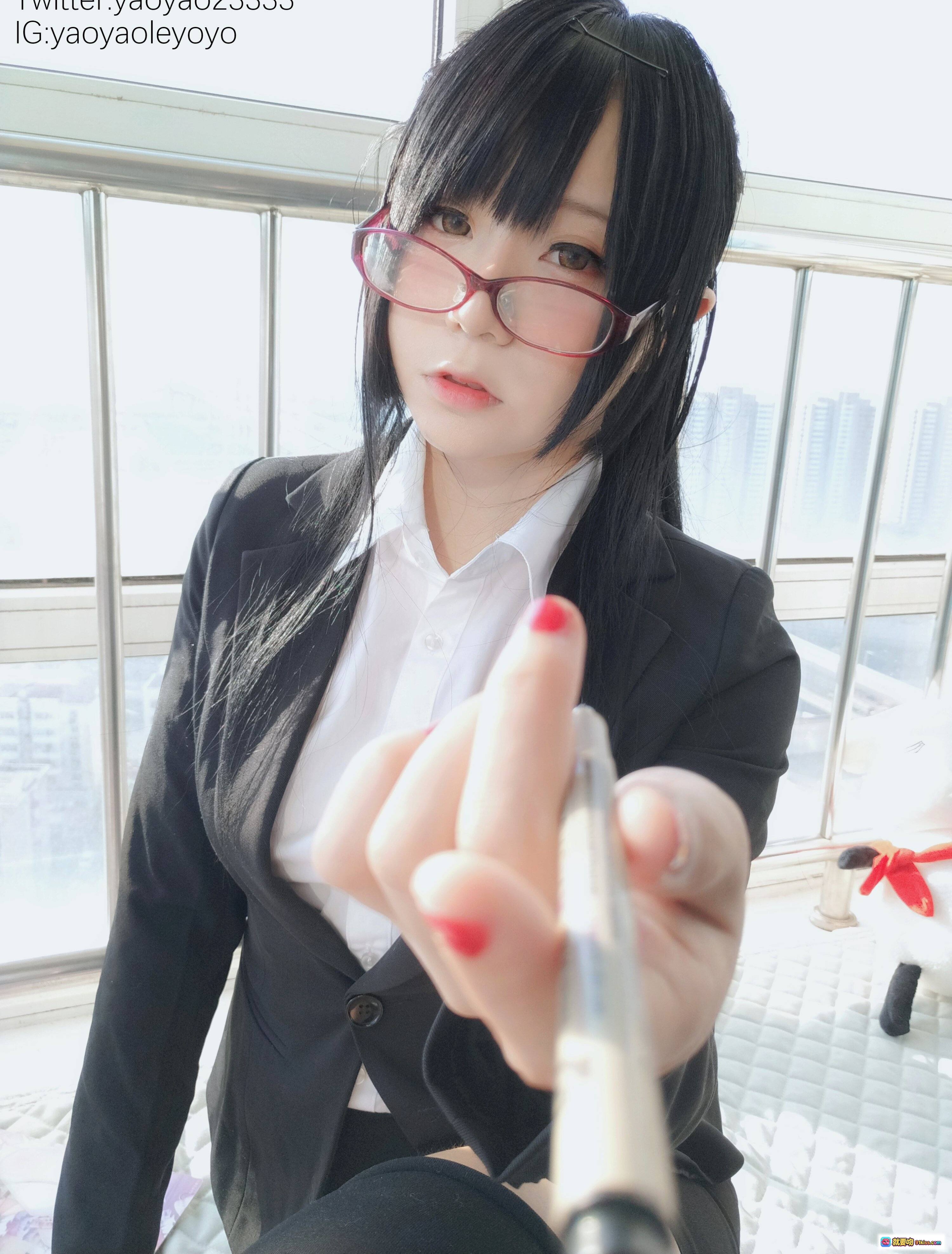 图片[8] - 摇摇乐yoyo NO.056 VOL.34 108P 黑发眼镜OL制服写真 窗边自然光美少女 Cosplay 时尚职场风 清新甜美风格 - 就要吻