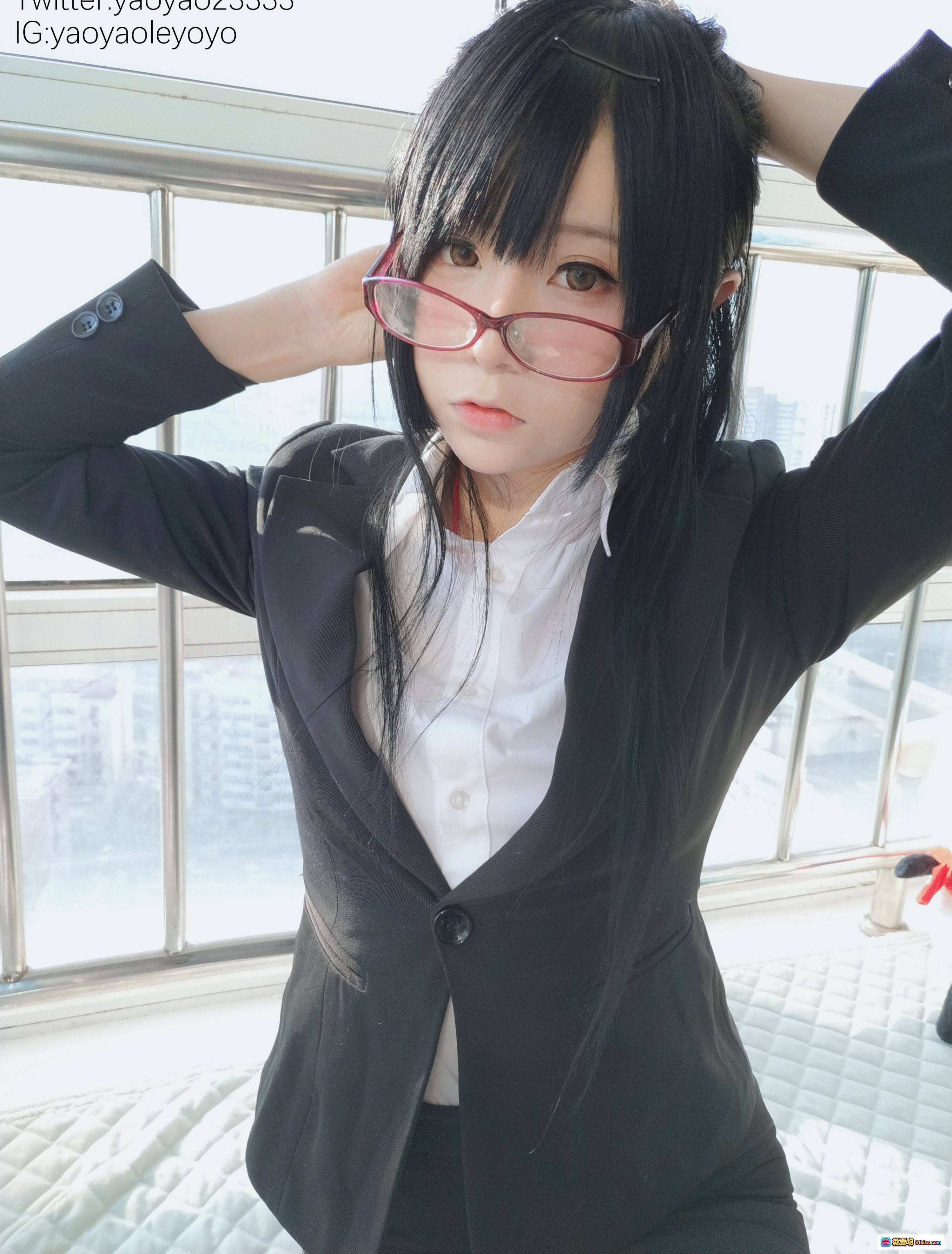 图片[2] - 摇摇乐yoyo NO.056 VOL.34 108P 黑发眼镜OL制服写真 窗边自然光美少女 Cosplay 时尚职场风 清新甜美风格 - 就要吻