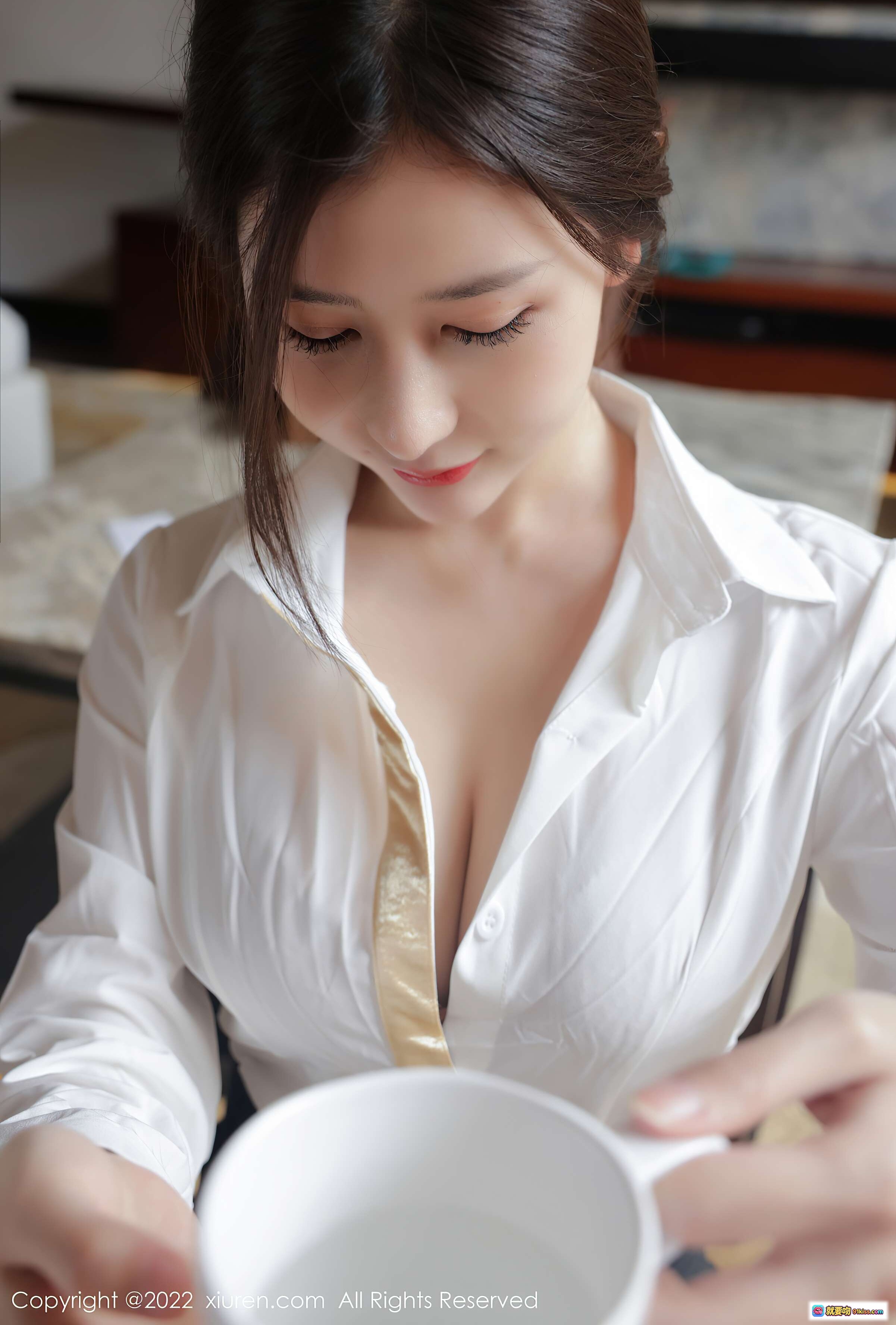 图片[8] - 尹甜甜三亚旅拍写真｜热带花园别墅入口手持欢迎卡｜清新自然风人像摄影 - 就要吻