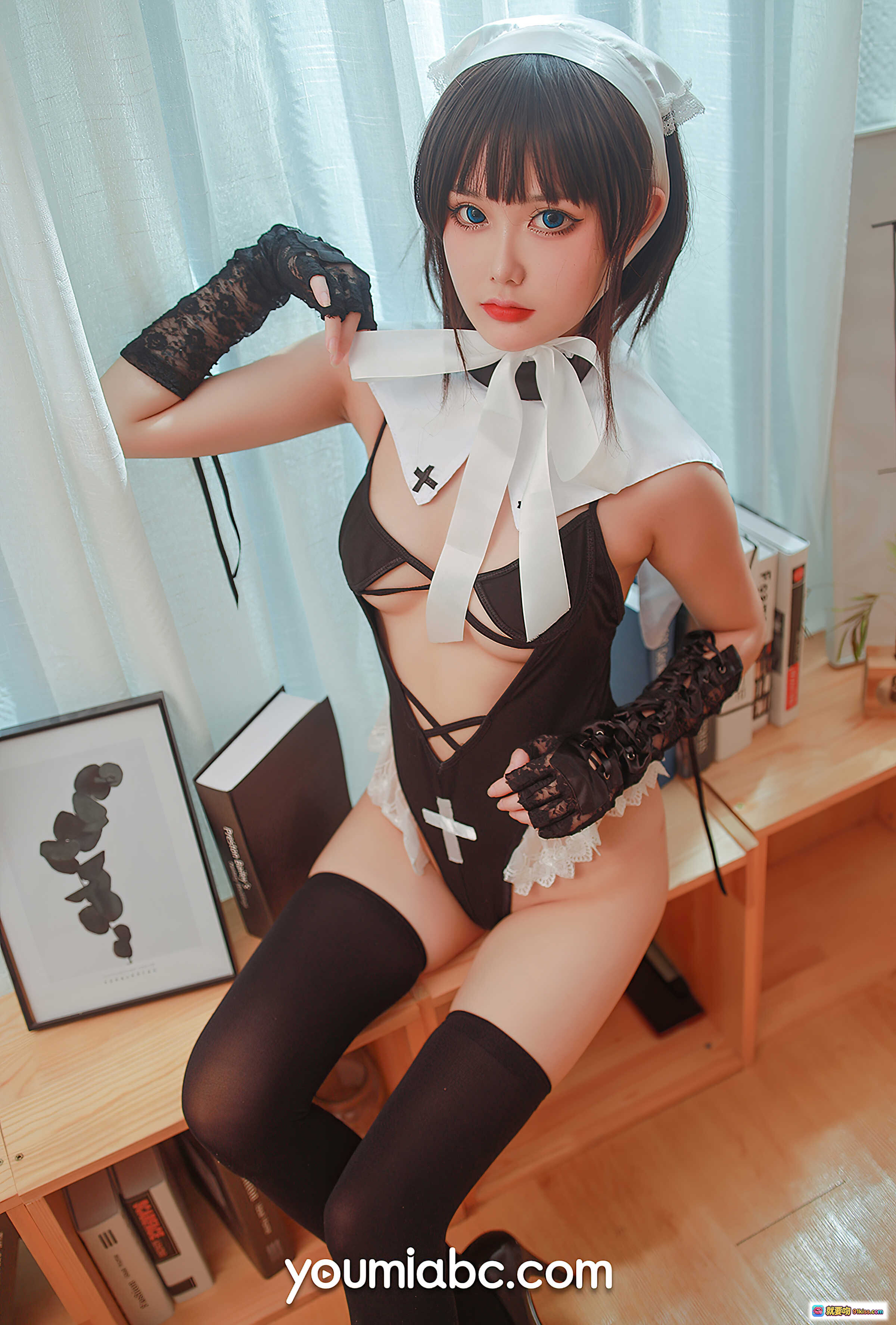 图片[8] - 美味修女Cosplay写真 – 黑白蕾丝女仆装+十字架装饰+长筒袜+精致头饰 – YouMi尤蜜2020.12.13高清图集 - 就要吻
