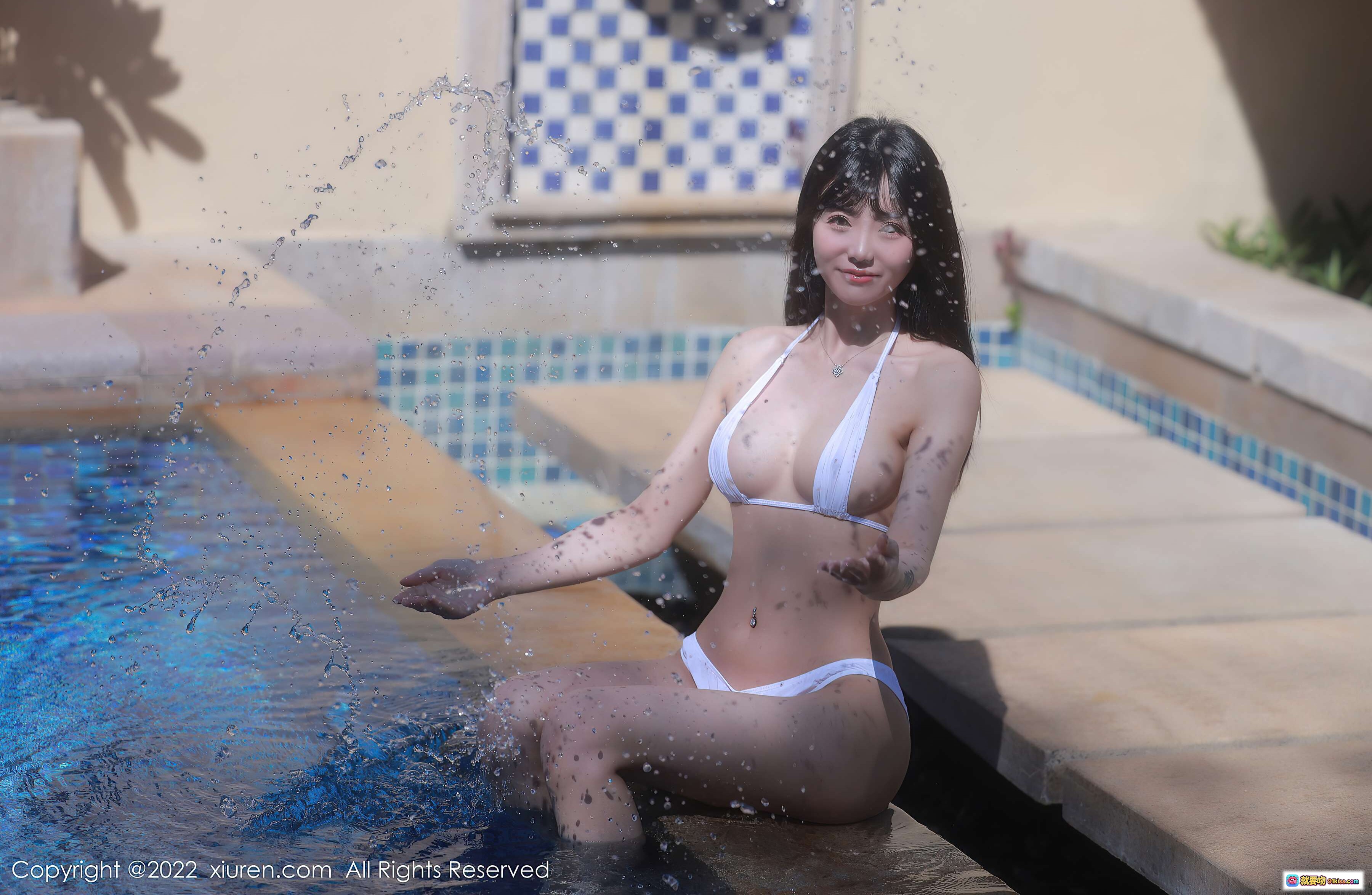 图片[6] - 佘贝拉Bella三亚旅拍性感比基尼写真 | XiuRen秀人网2022.01.17 NO.4471 白色泳装户外美拍 - 就要吻