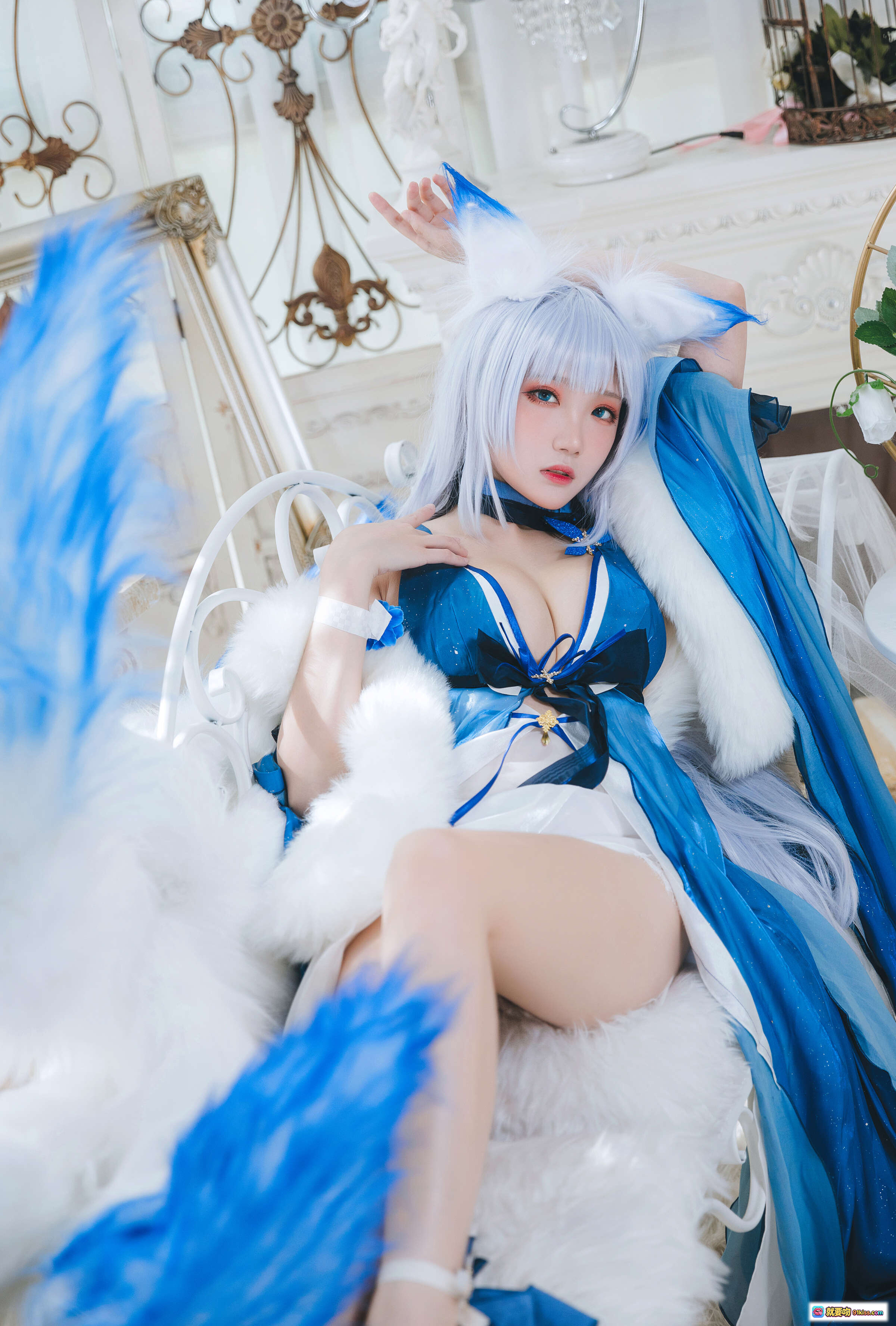 图片[10] - 丰满型Coser瓜希酱信浓Cosplay写真 | 蓝白羽翼少女装 | 甜美性感双马尾 | 室内梦幻布景 | 30P高清图集 - 就要吻