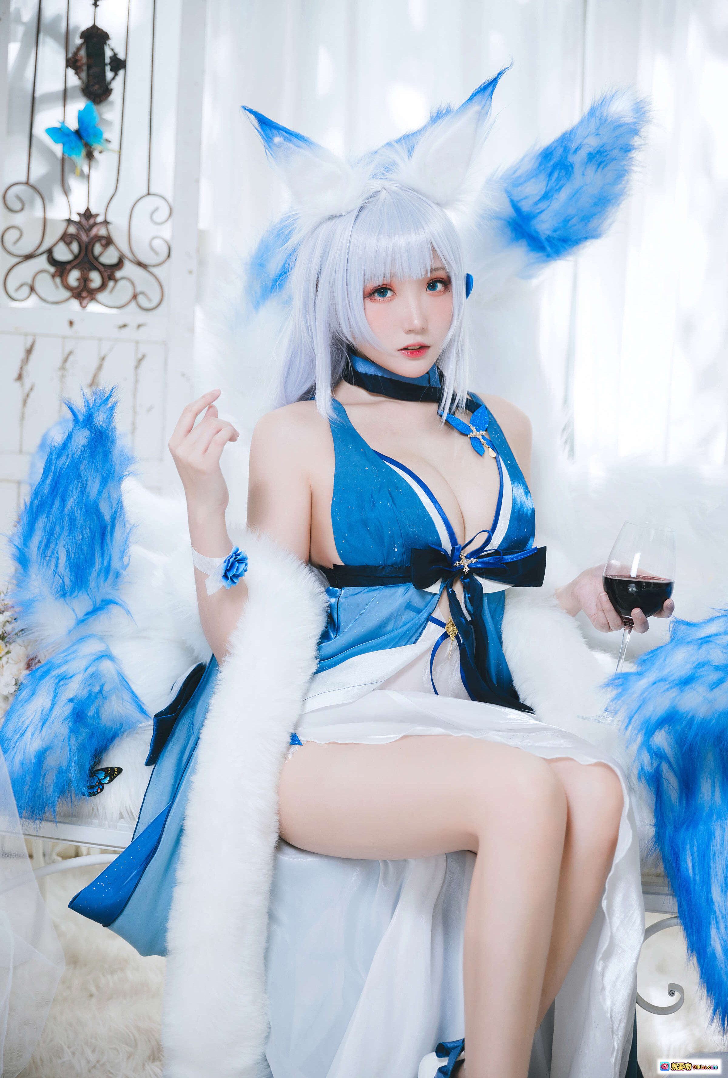 图片[3] - 丰满型Coser瓜希酱信浓Cosplay写真 | 蓝白羽翼少女装 | 甜美性感双马尾 | 室内梦幻布景 | 30P高清图集 - 就要吻