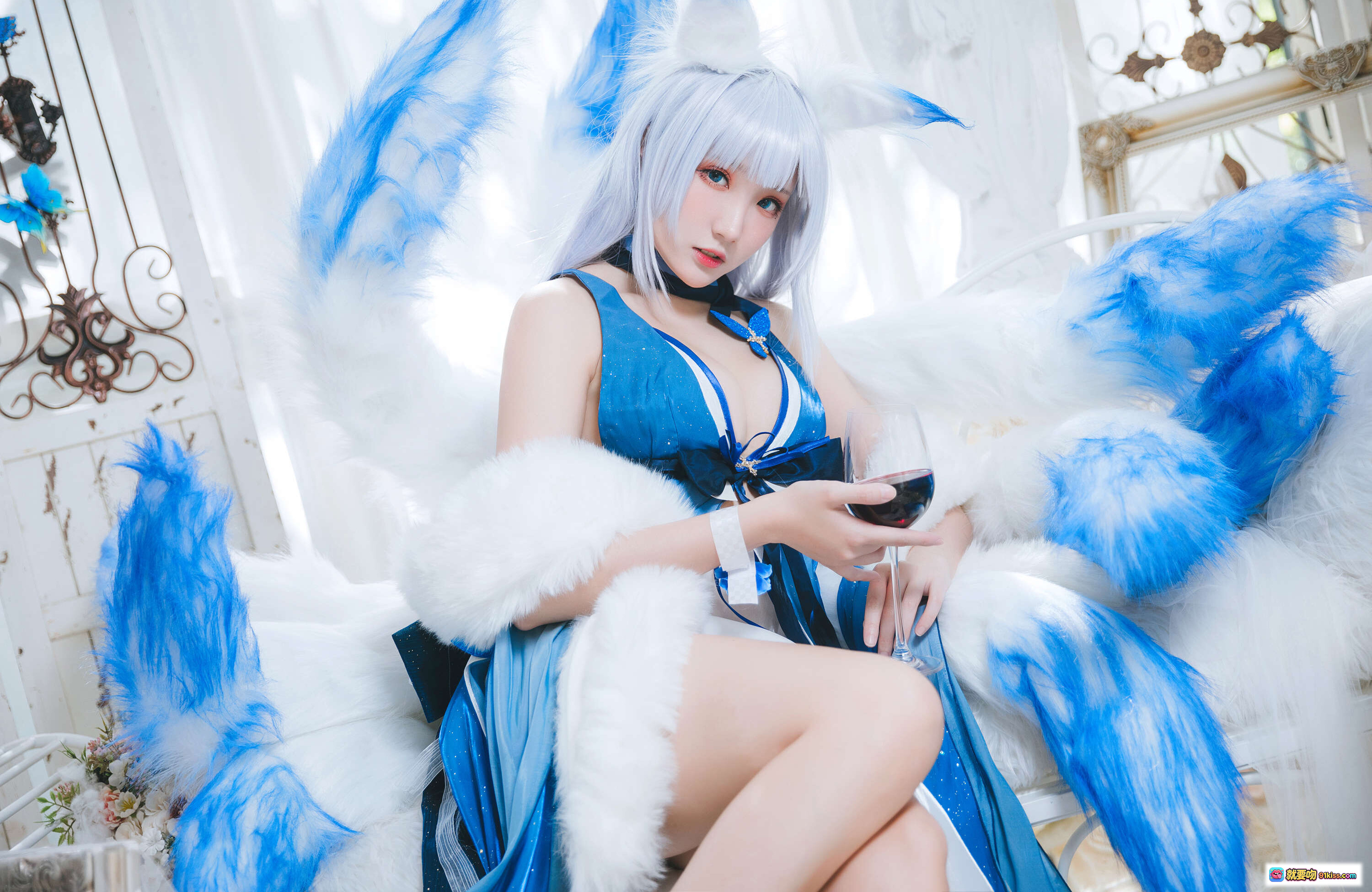图片[6] - 丰满型Coser瓜希酱信浓Cosplay写真 | 蓝白羽翼少女装 | 甜美性感双马尾 | 室内梦幻布景 | 30P高清图集 - 就要吻
