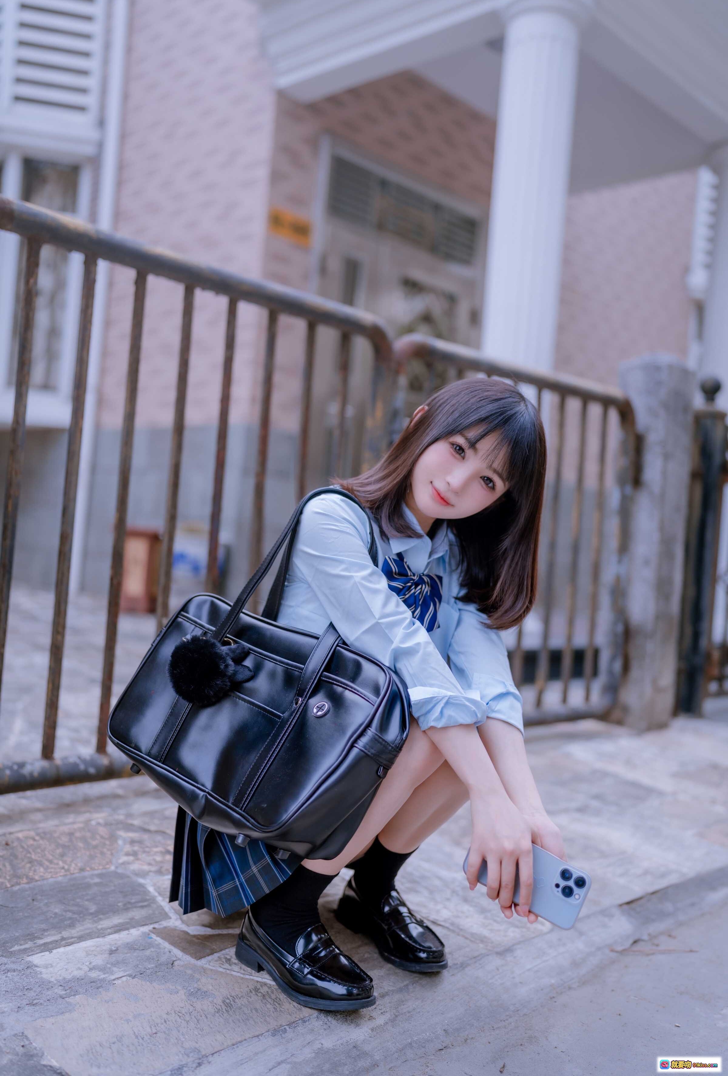 图片[8] - 桜井宁宁JK制服居家写真｜格子百褶裙+蓝白领结+手机自拍｜清新少女风66P高清图集 - 就要吻