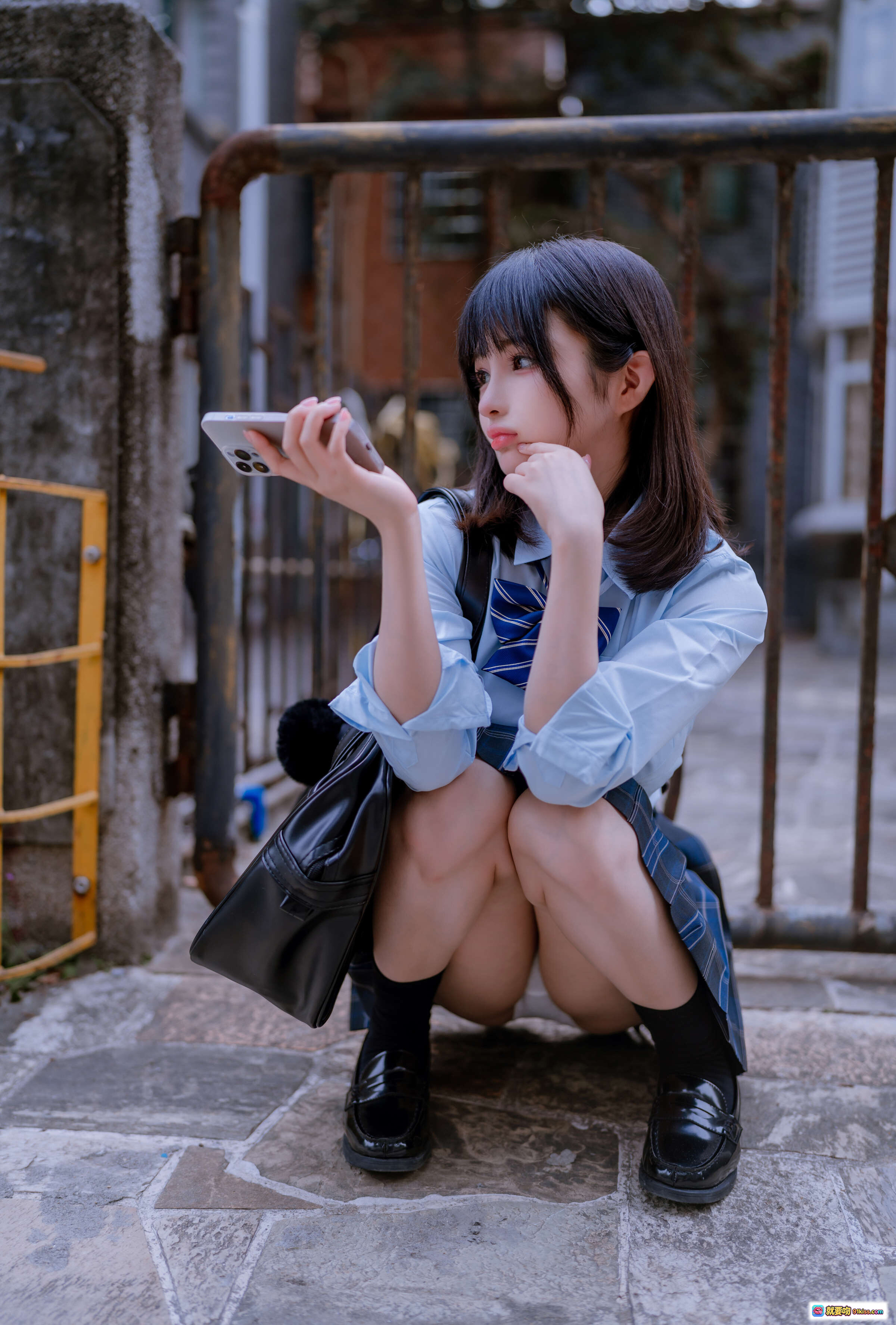 图片[10] - 桜井宁宁JK制服居家写真｜格子百褶裙+蓝白领结+手机自拍｜清新少女风66P高清图集 - 就要吻