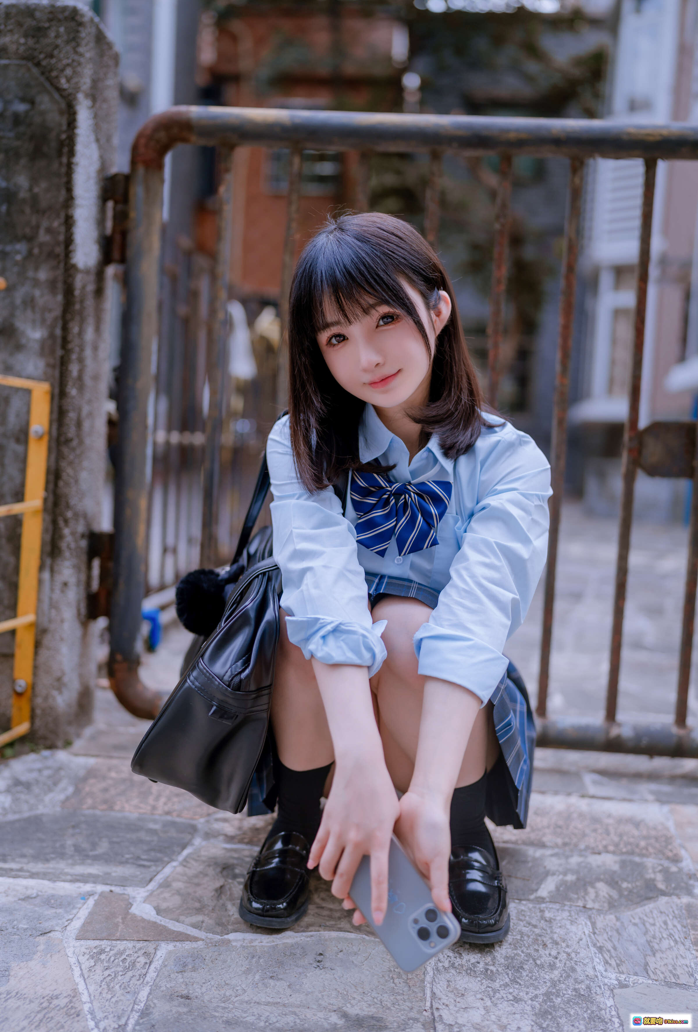 图片[9] - 桜井宁宁JK制服居家写真｜格子百褶裙+蓝白领结+手机自拍｜清新少女风66P高清图集 - 就要吻