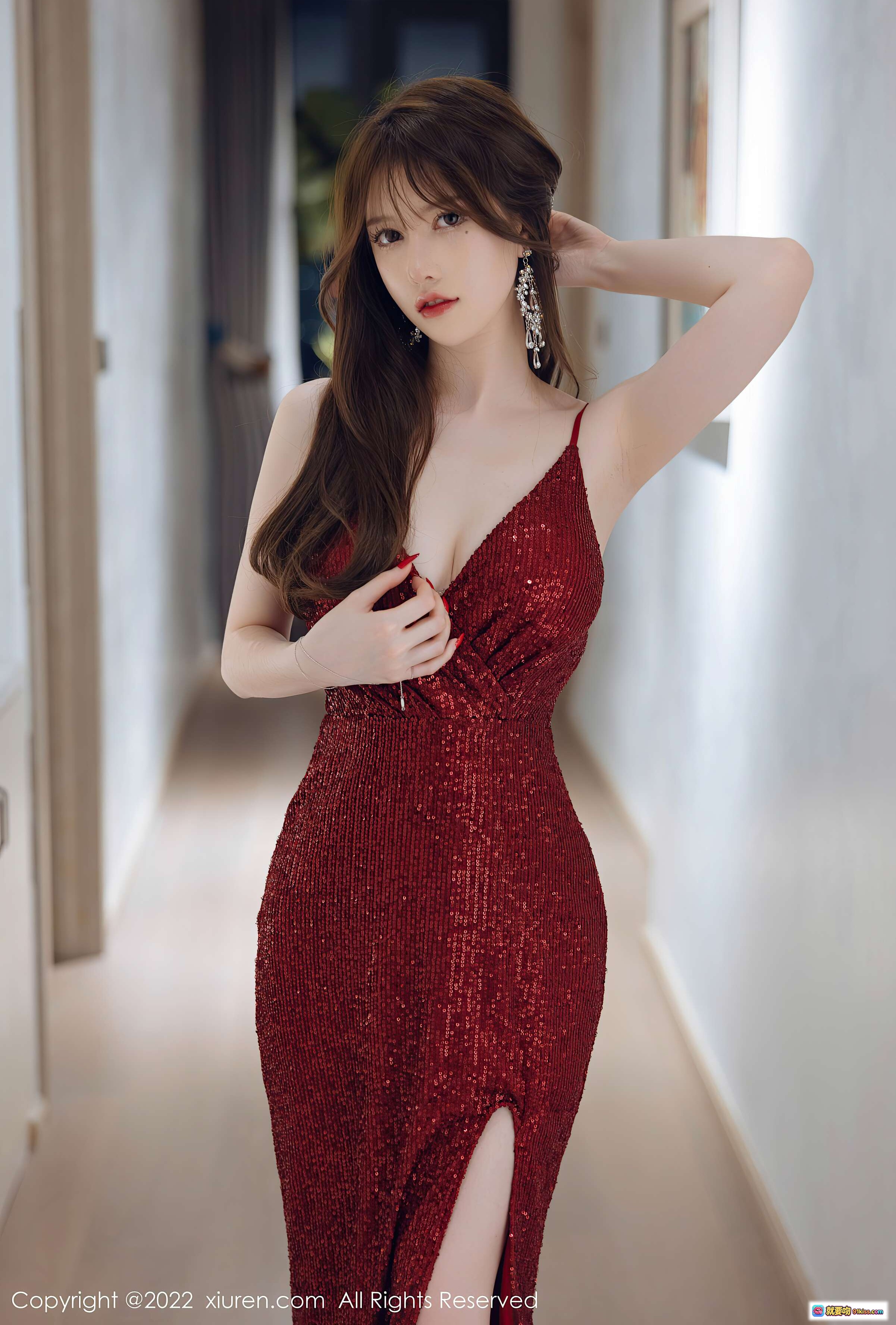 图片[9] - 美桃酱性感红裙写真｜深V亮片长裙美腿诱惑｜XiuRen秀人网2022.01.06 NO.4429 - 就要吻