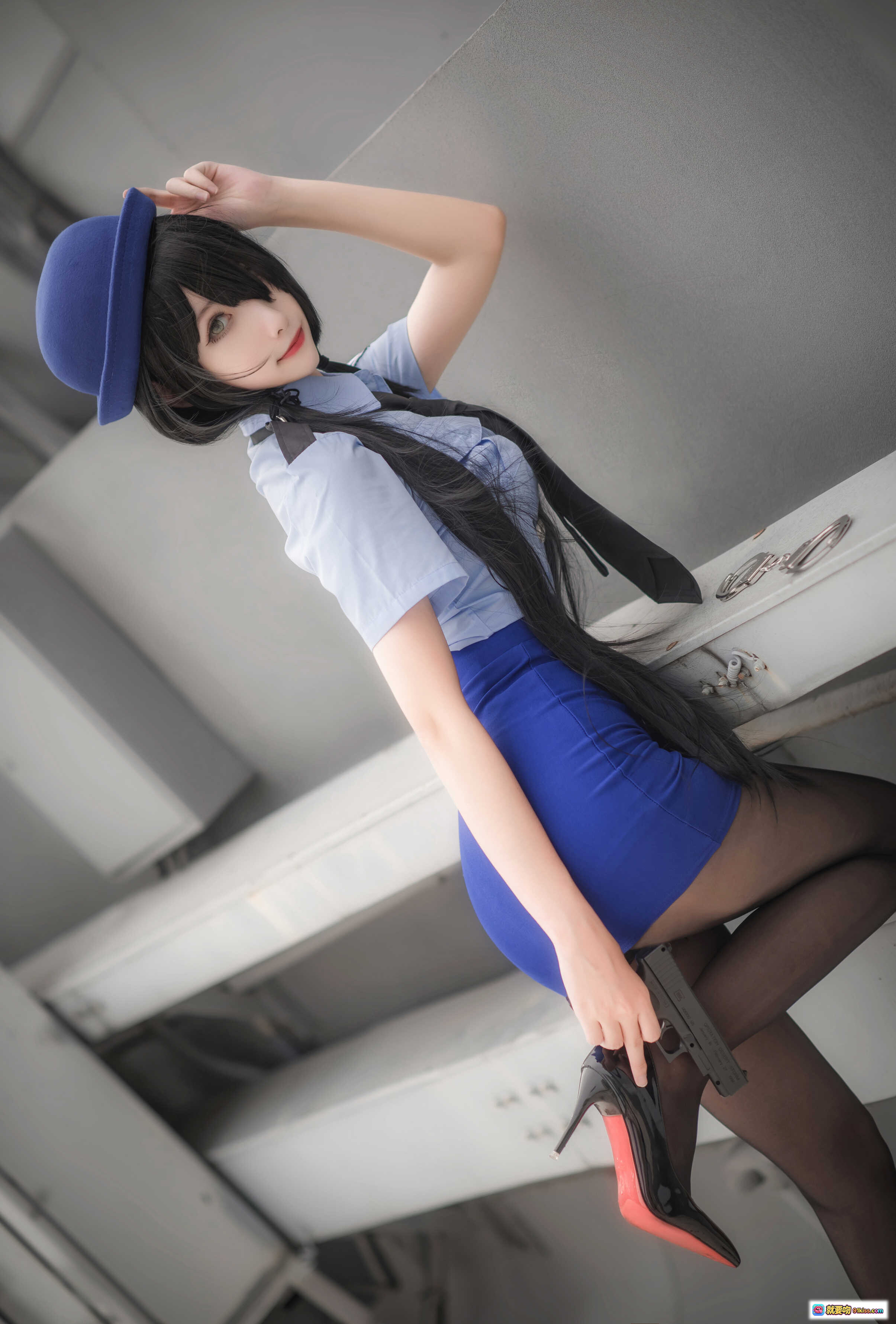 图片[7] - Momoko葵葵 NO.017 狂三警服cosplay写真 20P高清美图 蓝帽短裙黑丝诱惑  urban背景性感摆拍 - 就要吻