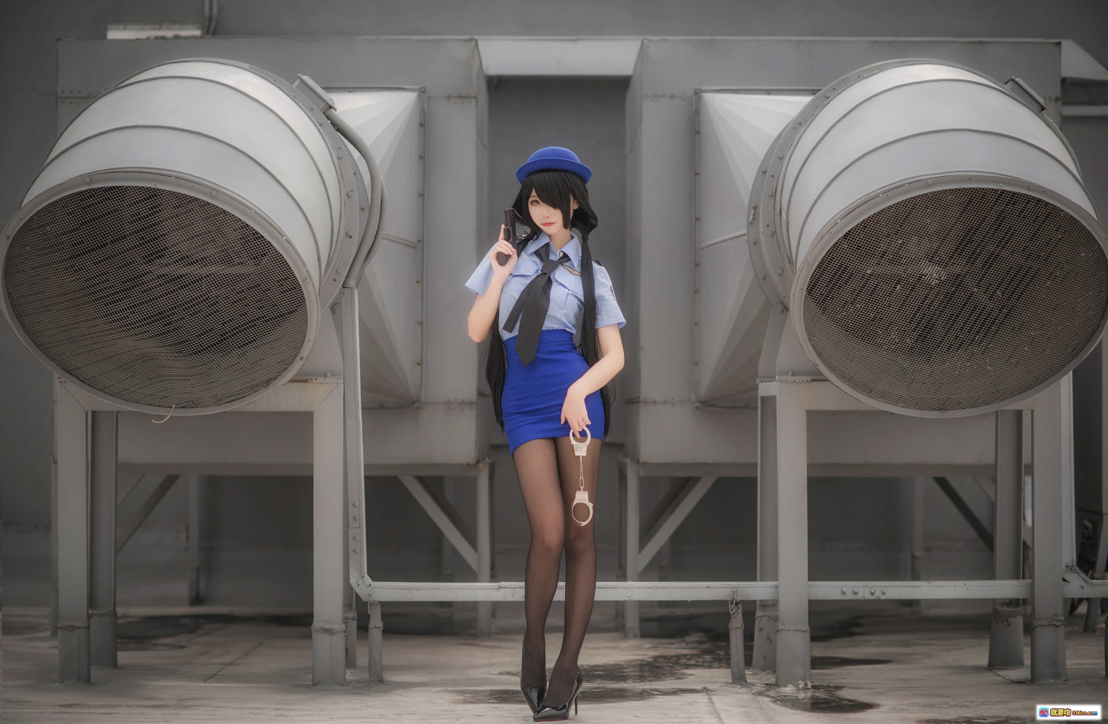 图片[4] - Momoko葵葵 NO.017 狂三警服cosplay写真 20P高清美图 蓝帽短裙黑丝诱惑  urban背景性感摆拍 - 就要吻