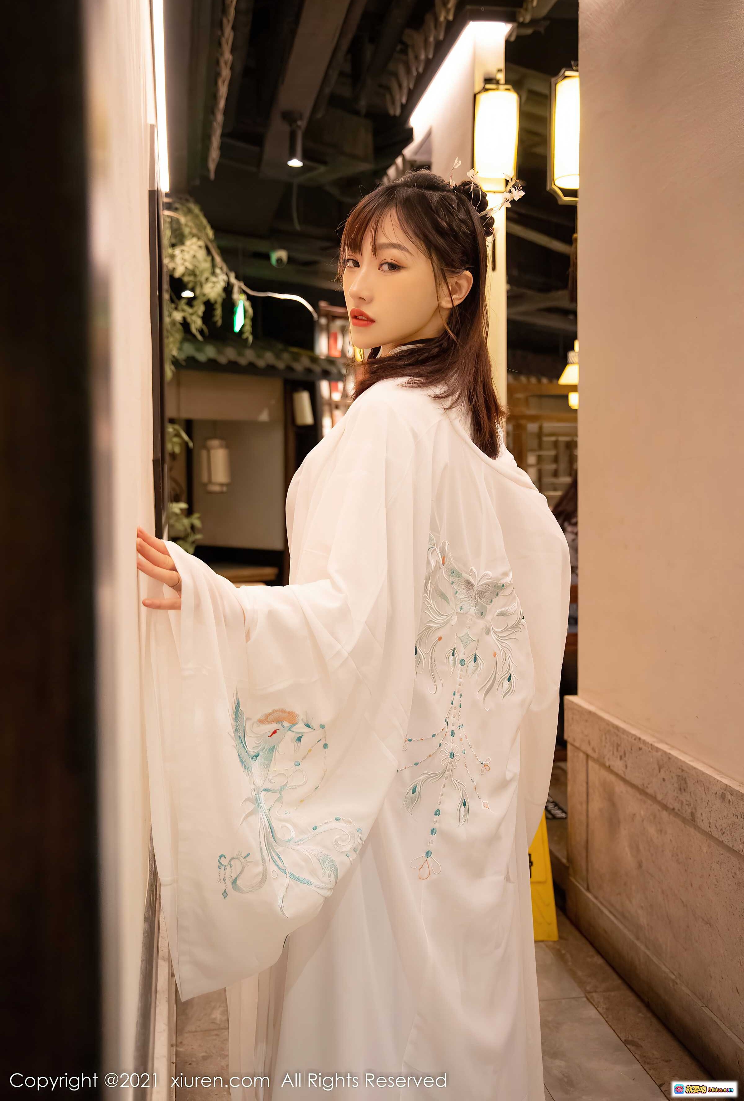 图片[10] - 西门小玉古装写真 | 白色汉服飘逸仙气 | 手持团扇园林外拍 | 秀人网2021精选古风美图 - 就要吻