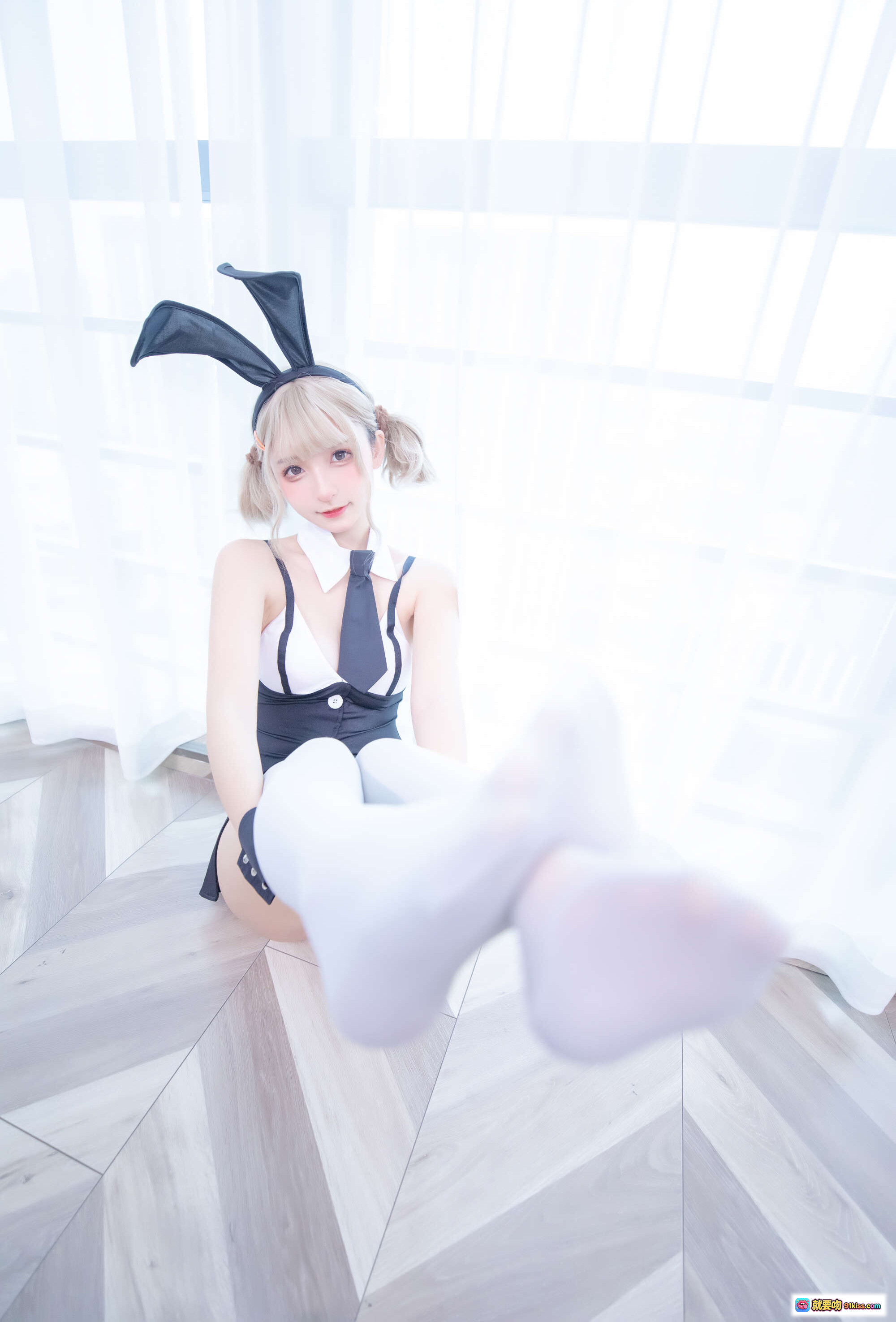 图片[7] - 神楽坂真冬NO.095 12月微博订阅写真 甜美兔耳白袜美足特写 室内柔光清新风格 60P高清图集 - 就要吻