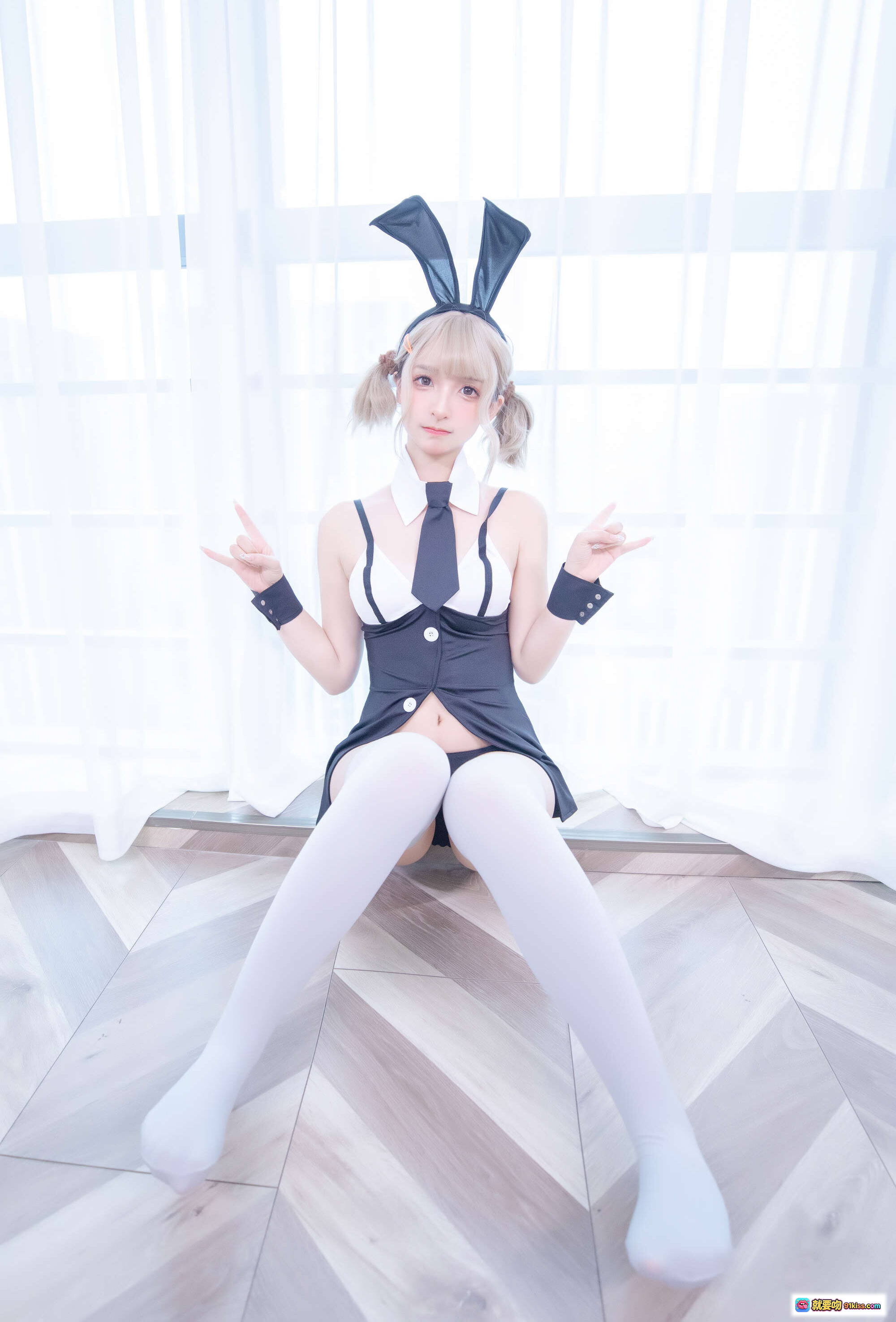 图片[8] - 神楽坂真冬NO.095 12月微博订阅写真 甜美兔耳白袜美足特写 室内柔光清新风格 60P高清图集 - 就要吻