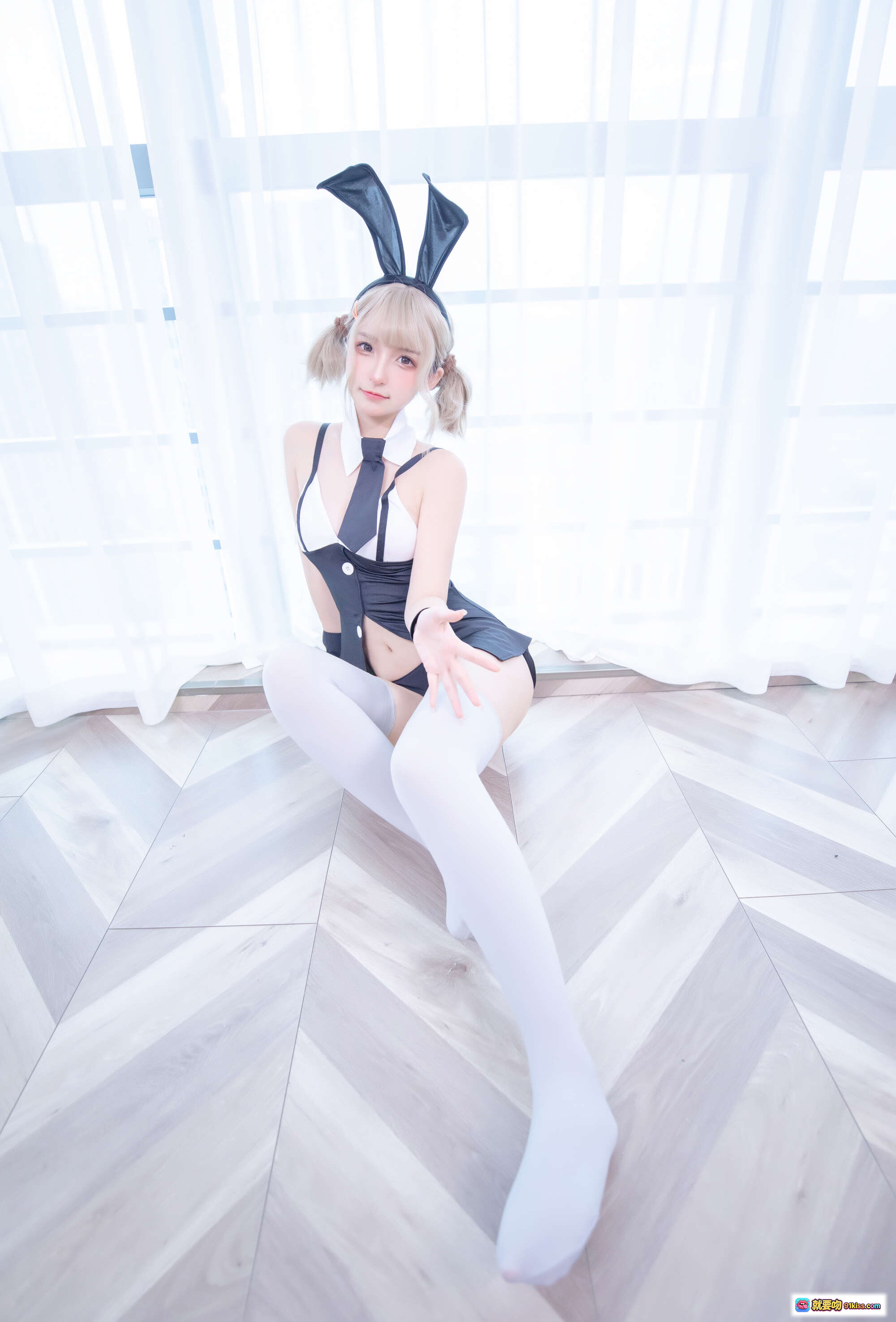 图片[9] - 神楽坂真冬NO.095 12月微博订阅写真 甜美兔耳白袜美足特写 室内柔光清新风格 60P高清图集 - 就要吻