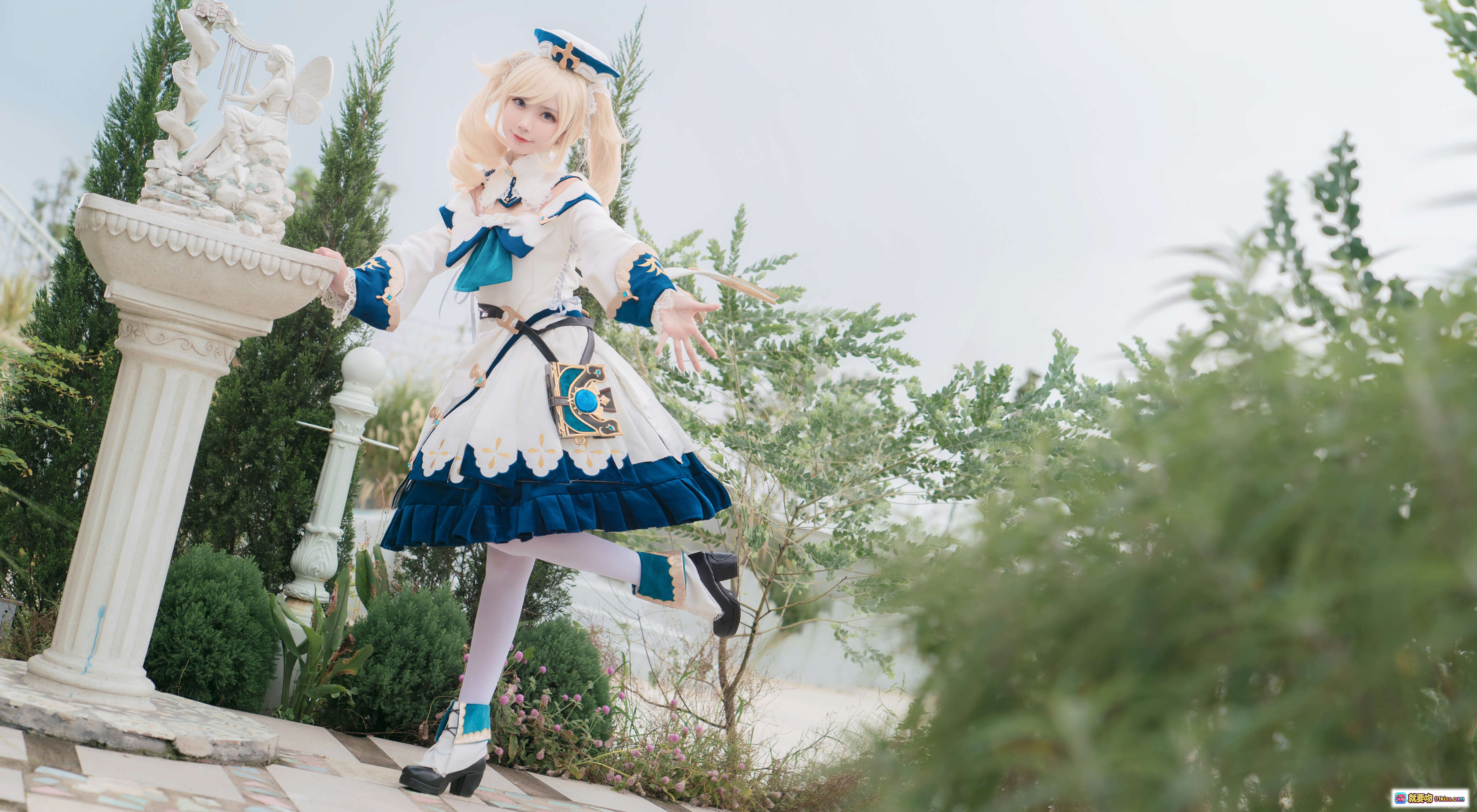 图片[9] - 大肉丸Amiee NO.005 芭芭拉 Cosplay 精美洛丽塔裙装 金发双马尾 白色蕾丝领结 优雅祈祷姿势 高清写真14P - 就要吻