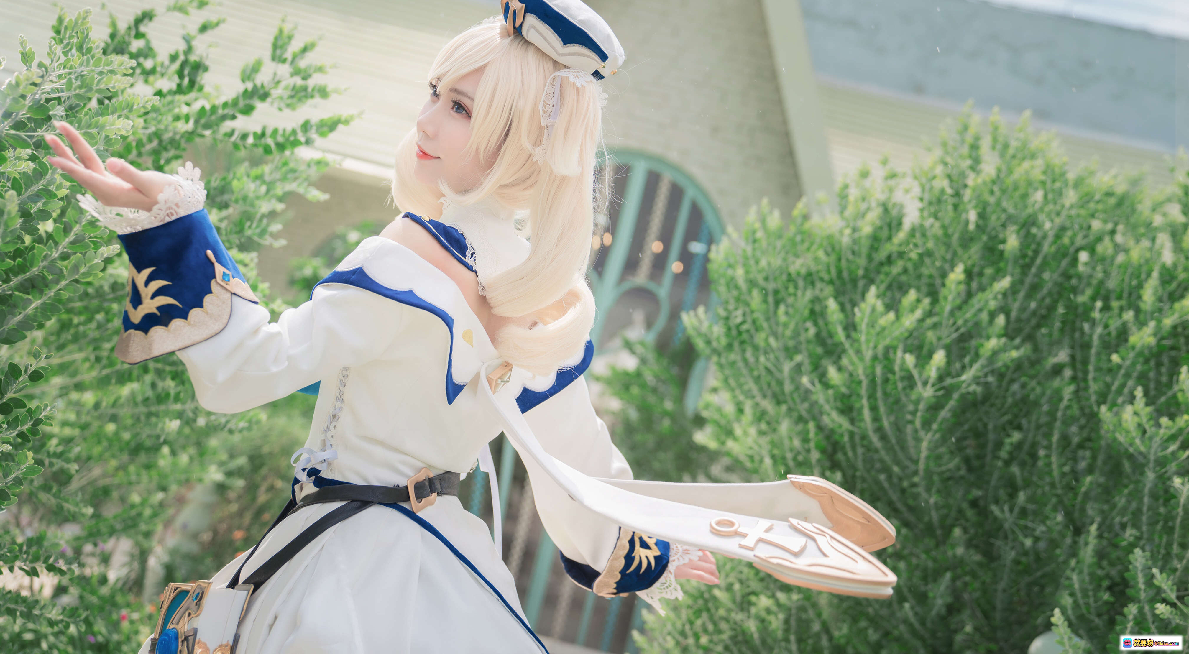 图片[10] - 大肉丸Amiee NO.005 芭芭拉 Cosplay 精美洛丽塔裙装 金发双马尾 白色蕾丝领结 优雅祈祷姿势 高清写真14P - 就要吻