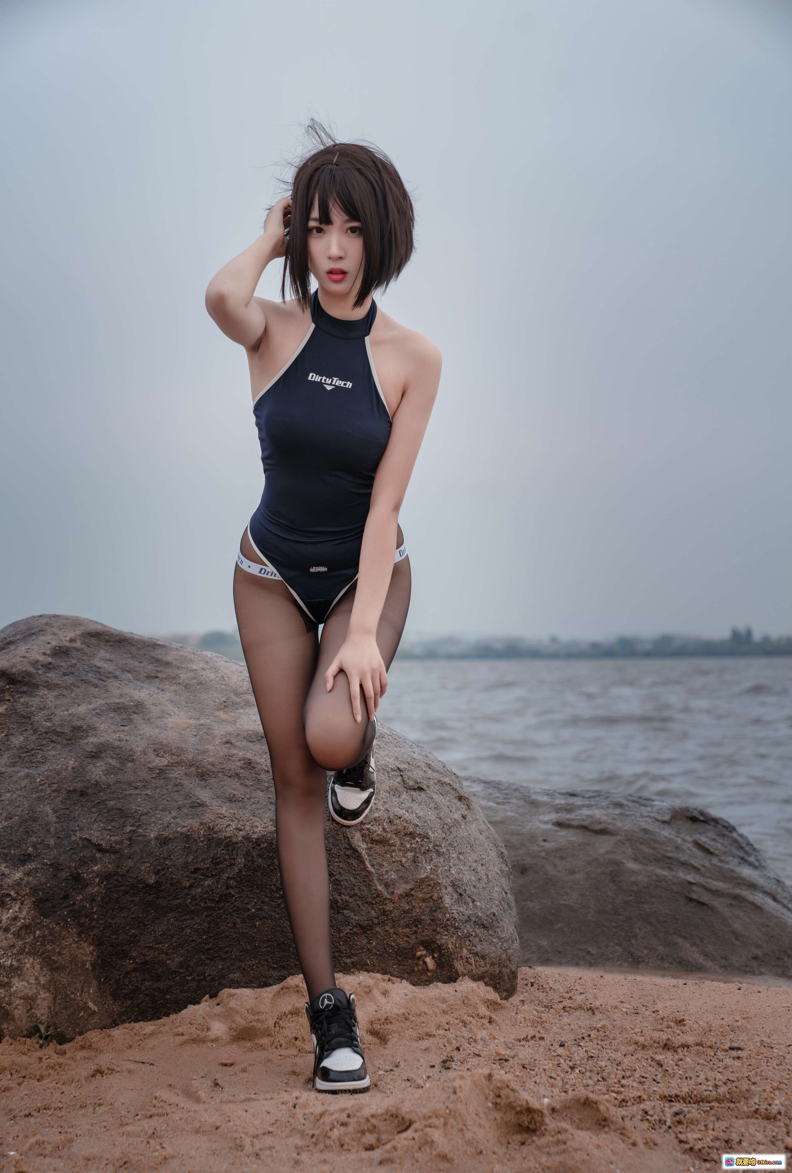 图片[5] - 轩萧学姐沙滩竞泳黑丝美腿写真45P 轻盈透肤沙粒点缀自然性感 - 就要吻