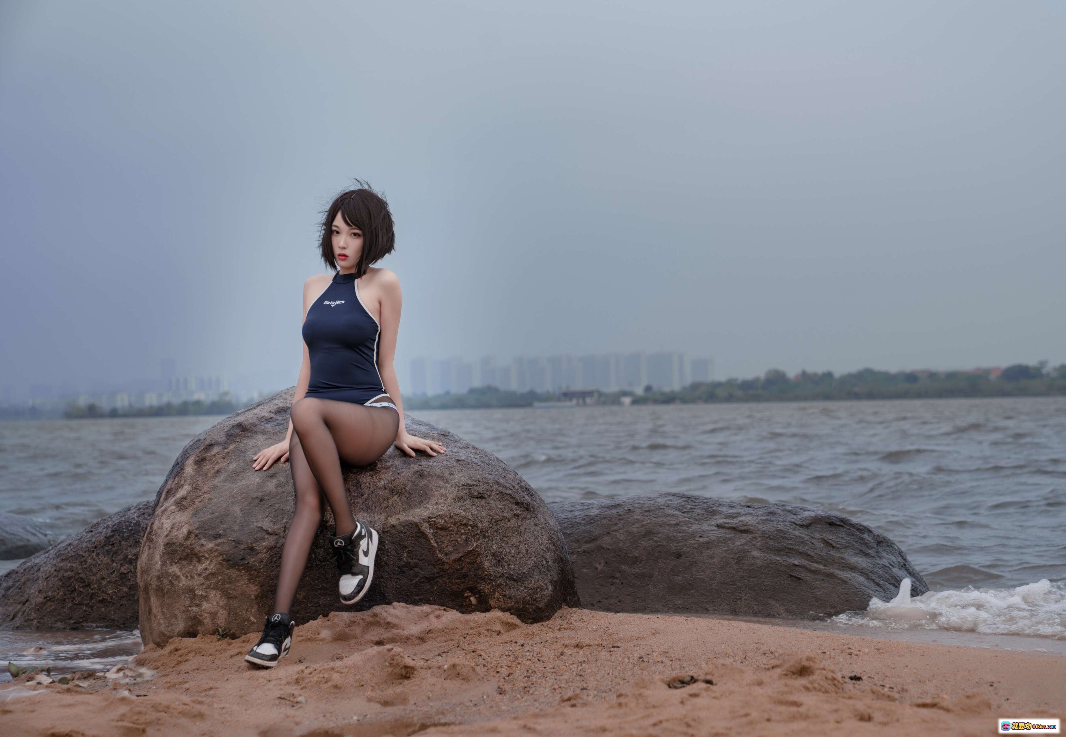 图片[2] - 轩萧学姐沙滩竞泳黑丝美腿写真45P 轻盈透肤沙粒点缀自然性感 - 就要吻