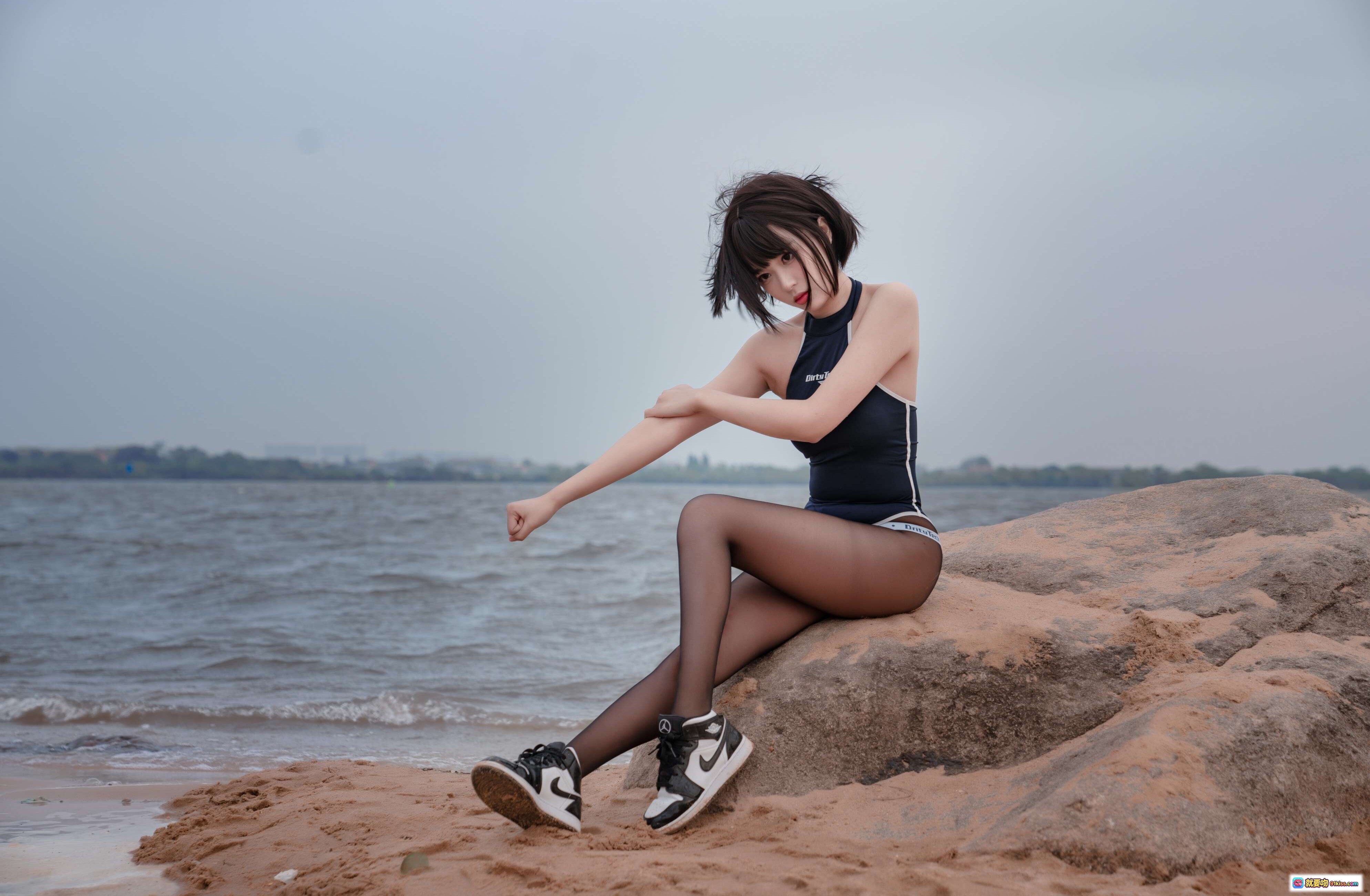 图片[7] - 轩萧学姐沙滩竞泳黑丝美腿写真45P 轻盈透肤沙粒点缀自然性感 - 就要吻