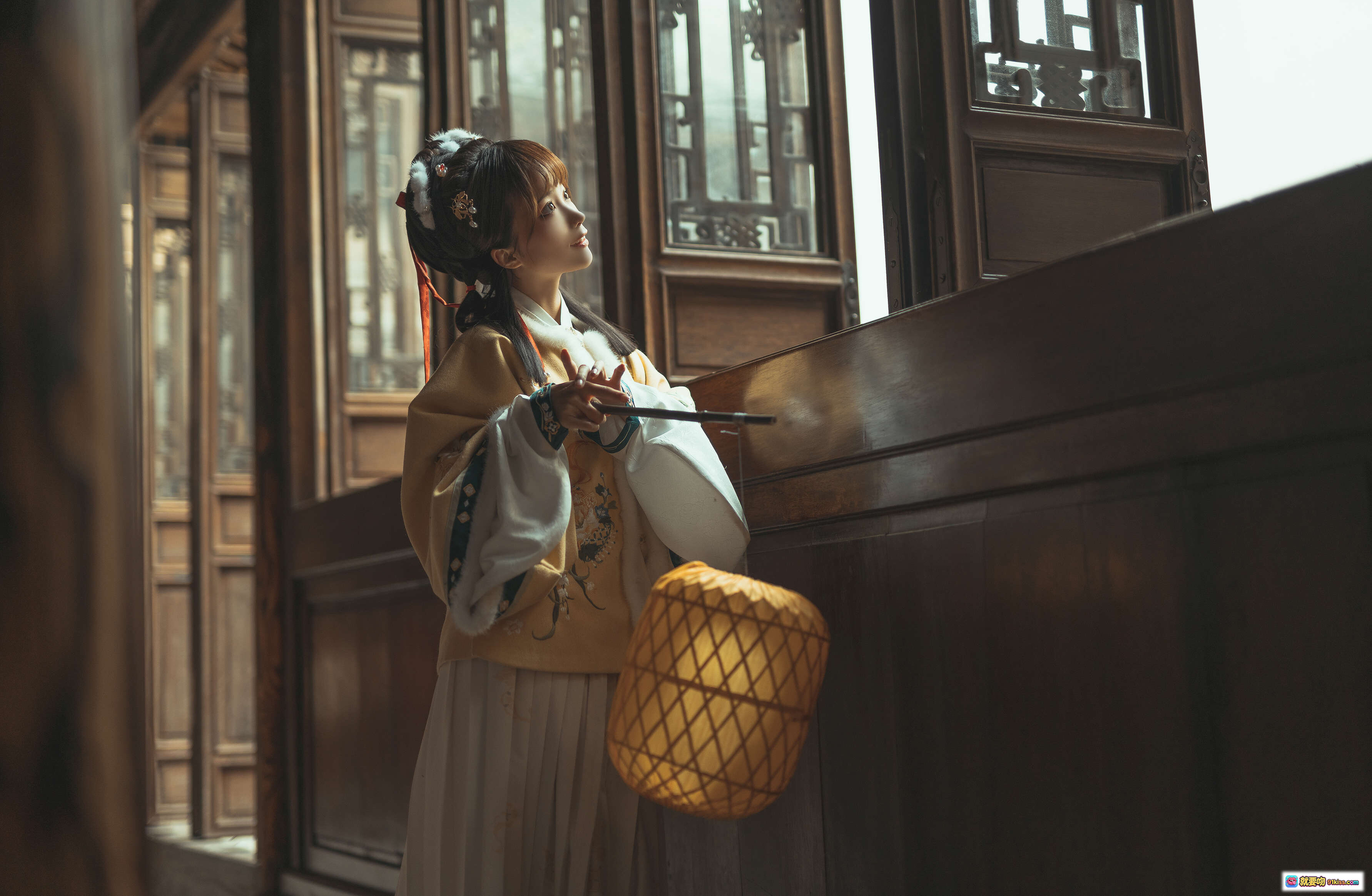 图片[2] - 蠢沫沫NO.145汉服私影｜古风园林亭台楼阁+红灯笼+石桥倒影+传统服饰写真 - 就要吻