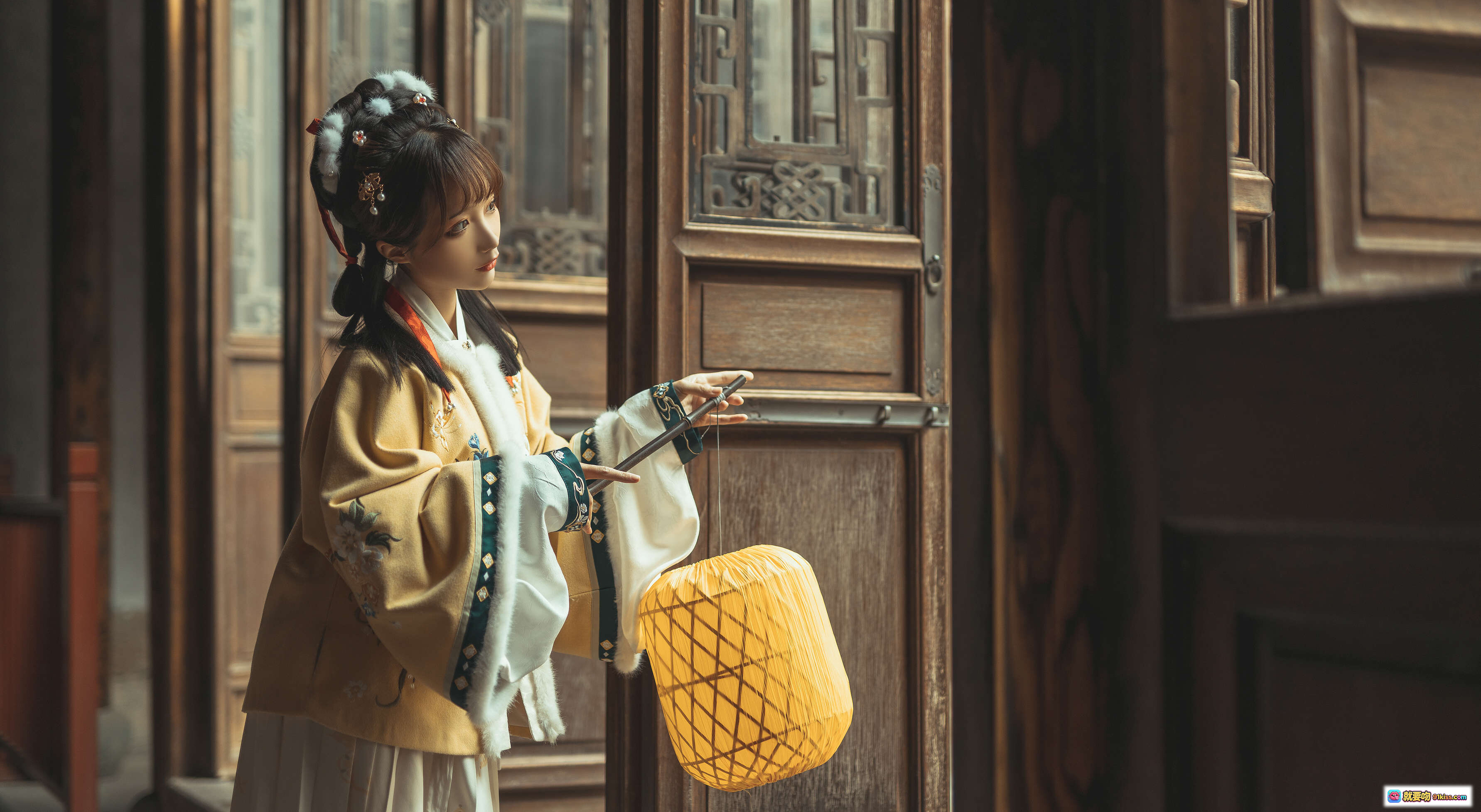 图片[4] - 蠢沫沫NO.145汉服私影｜古风园林亭台楼阁+红灯笼+石桥倒影+传统服饰写真 - 就要吻