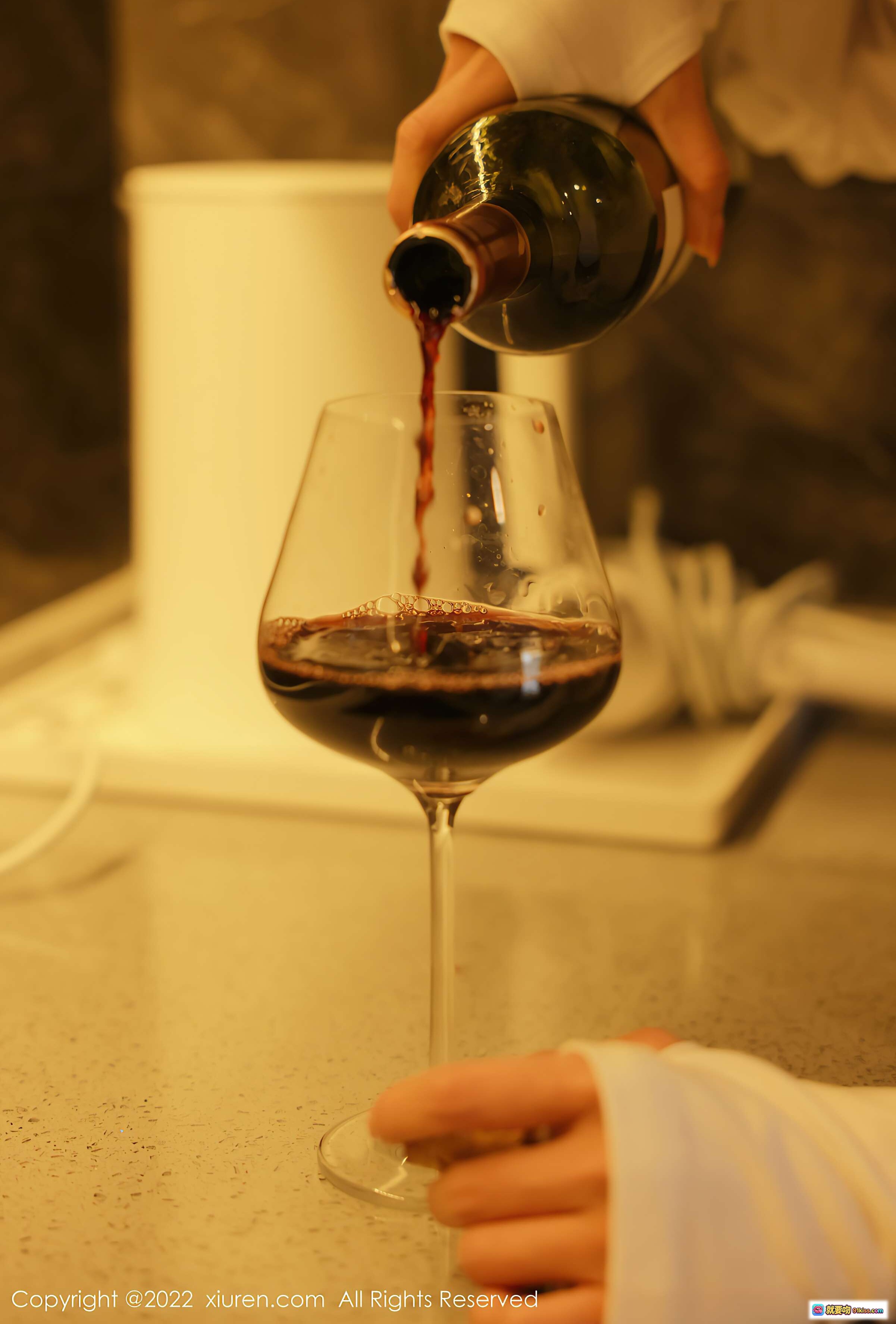 图片[8] - Tina甜仔黑丝美腿写真｜白色紧身裙搭配性感吊袜带｜高跟鞋诱惑姿势｜XiuRen秀人网2022精选私房照 - 就要吻