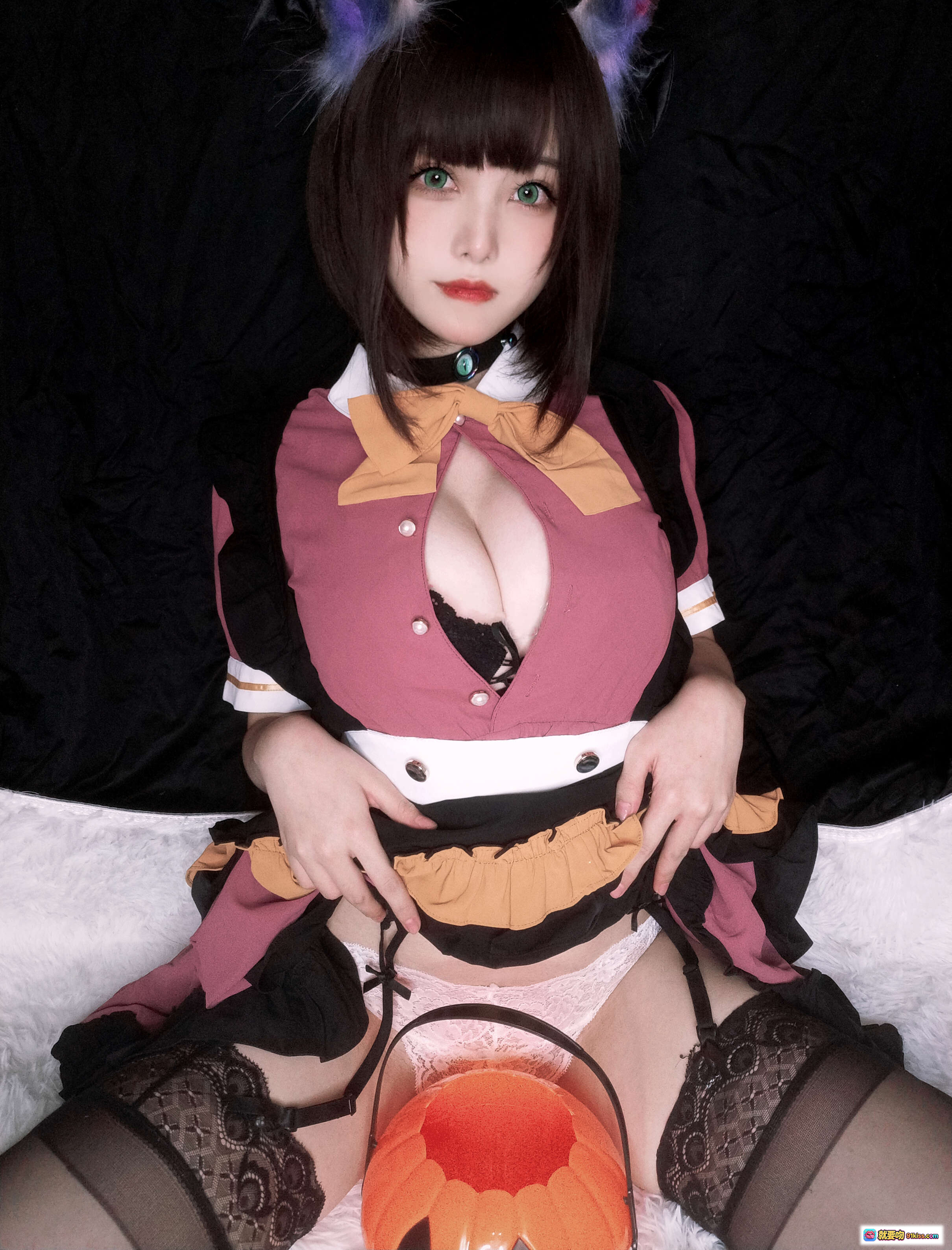 图片[1] - 蜜汁猫裘NO.077万圣节cosplay写真｜猫耳女仆装性感蕾丝黑丝美腿南瓜灯主题27P - 就要吻
