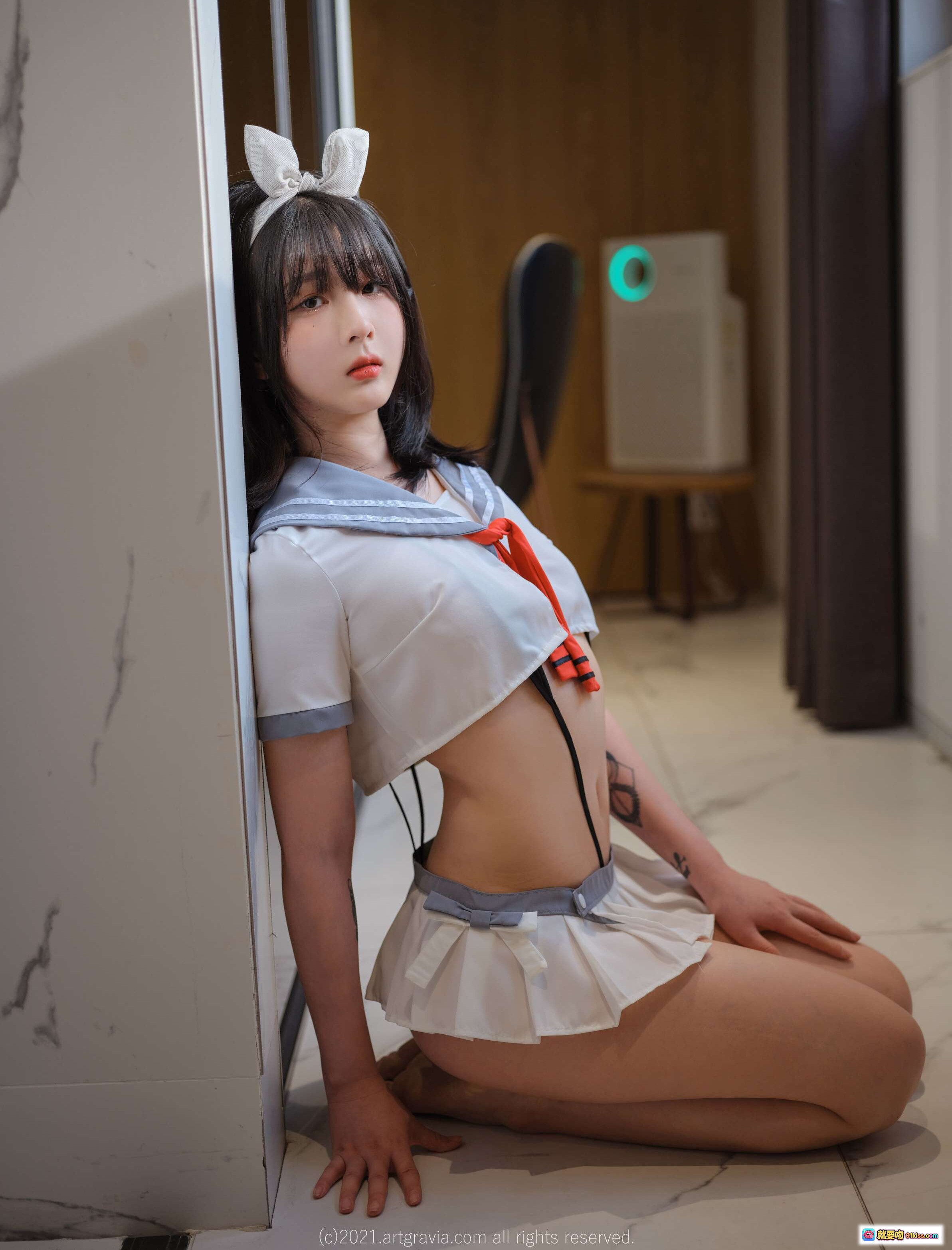 图片[9] - ARTGRAVIA VOL.349 Isabella 水手服少女写真 甜美兔耳造型 白色短裙露背设计 室内黑椅私房美拍 95P高清图集 - 就要吻