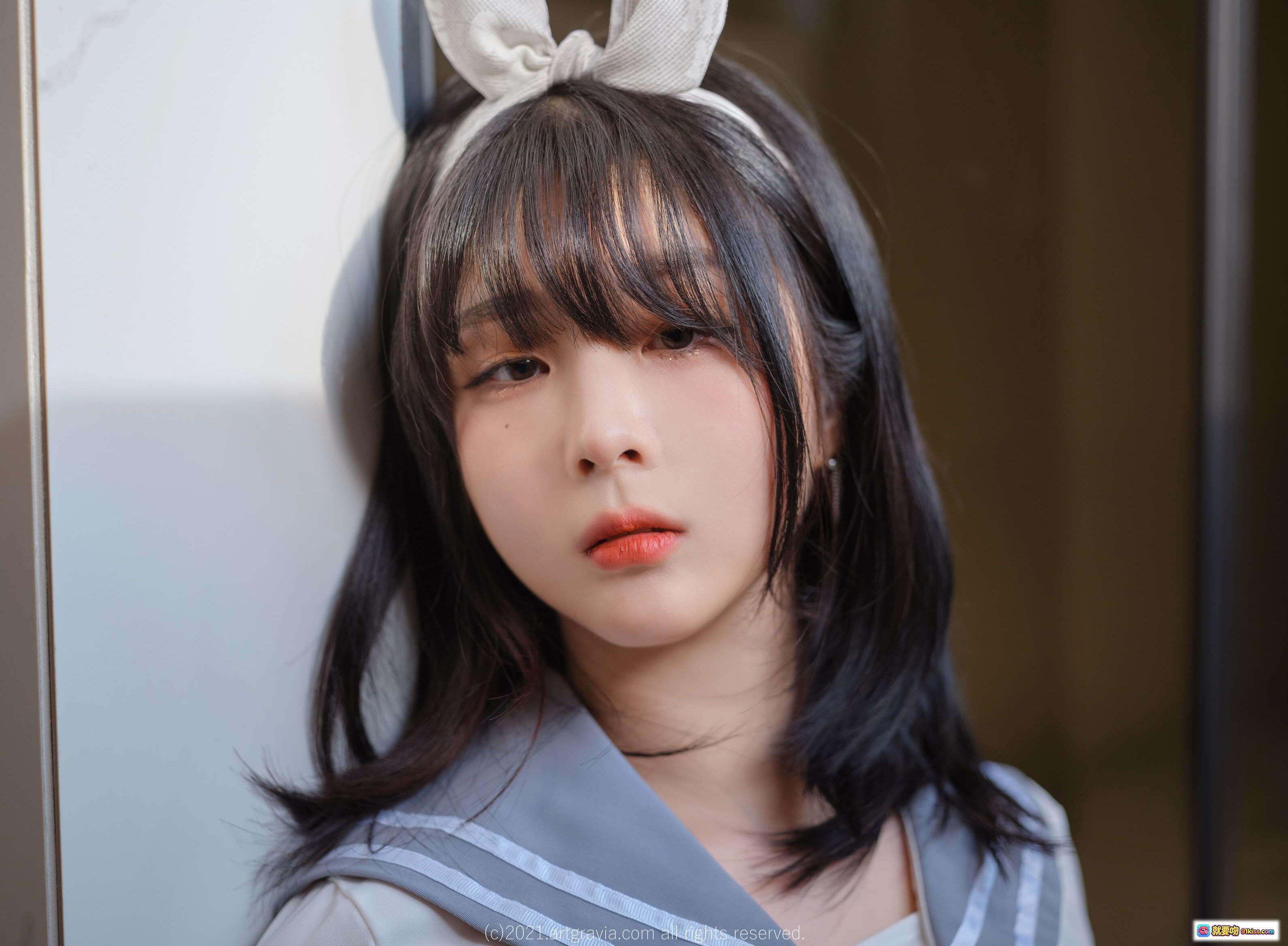 图片[10] - ARTGRAVIA VOL.349 Isabella 水手服少女写真 甜美兔耳造型 白色短裙露背设计 室内黑椅私房美拍 95P高清图集 - 就要吻