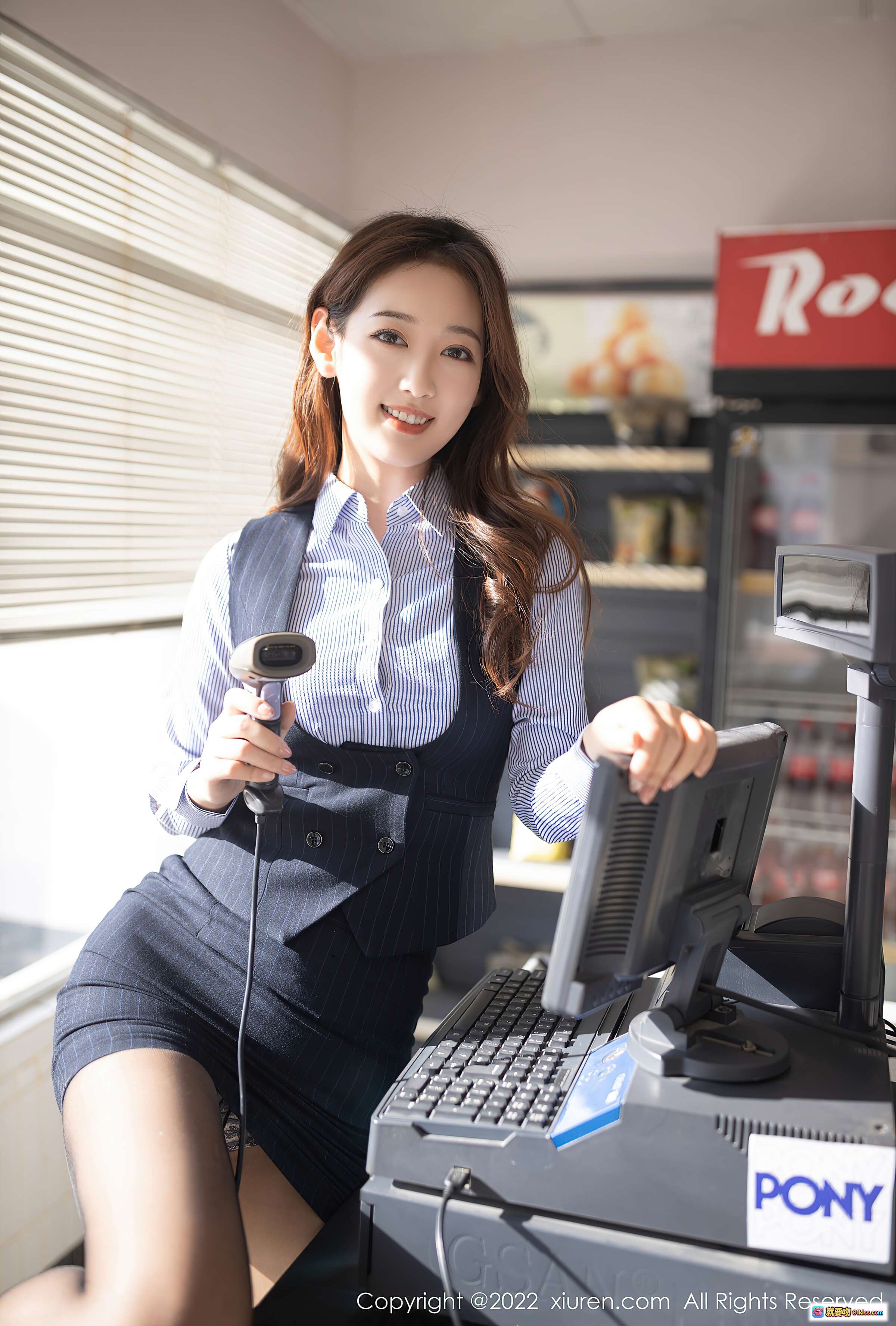 图片[6] - 唐安琪角色扮演写真 | XiuRen秀人网NO.4532 | 职场OL风黑丝高跟裙装 | 商场场景清新自然 | 2022年1月28日发布 - 就要吻