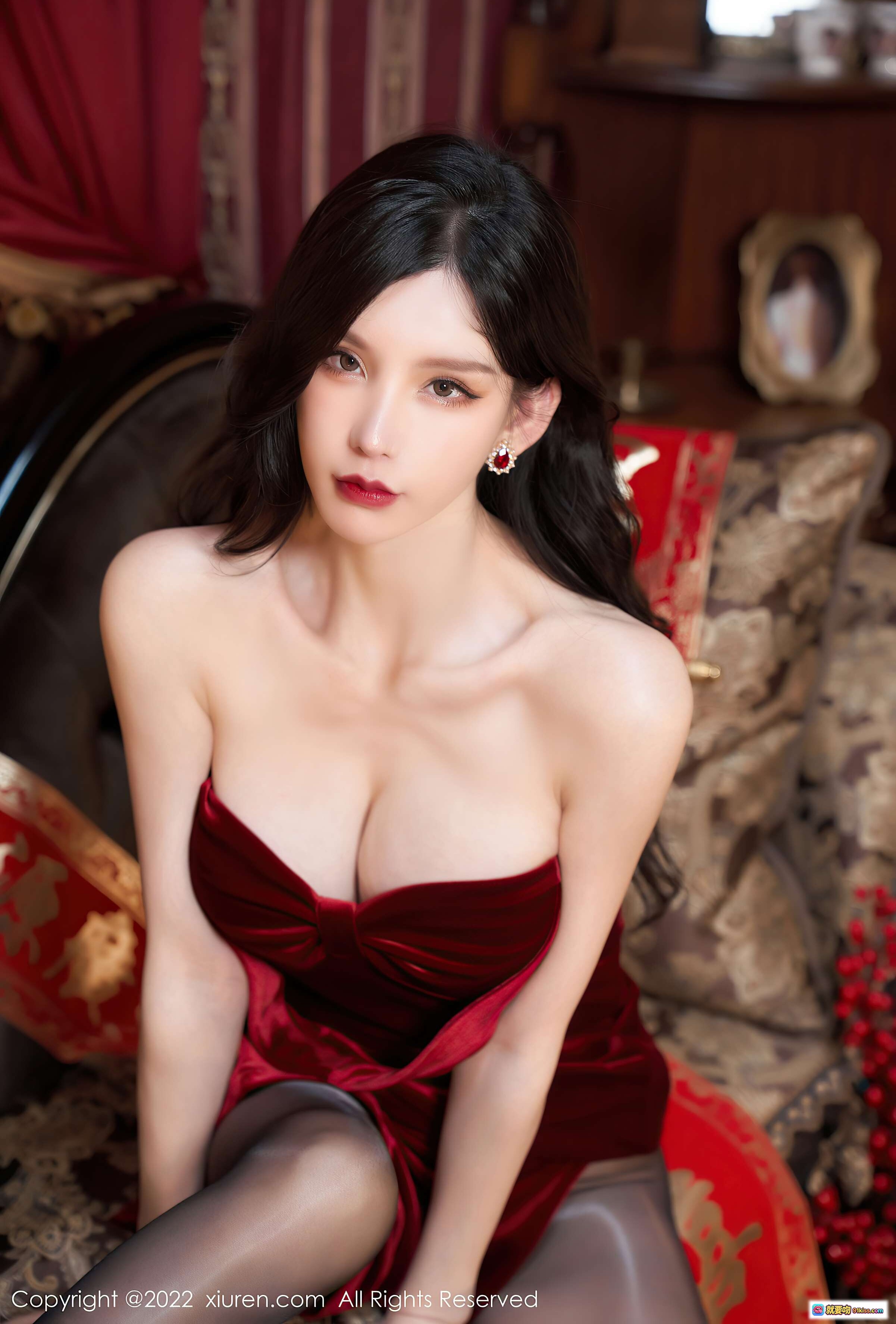 图片[3] - 周于希Sally三亚旅拍红丝绒礼服黑丝美腿新年喜发财主题写真-秀人网NO.4545 - 就要吻