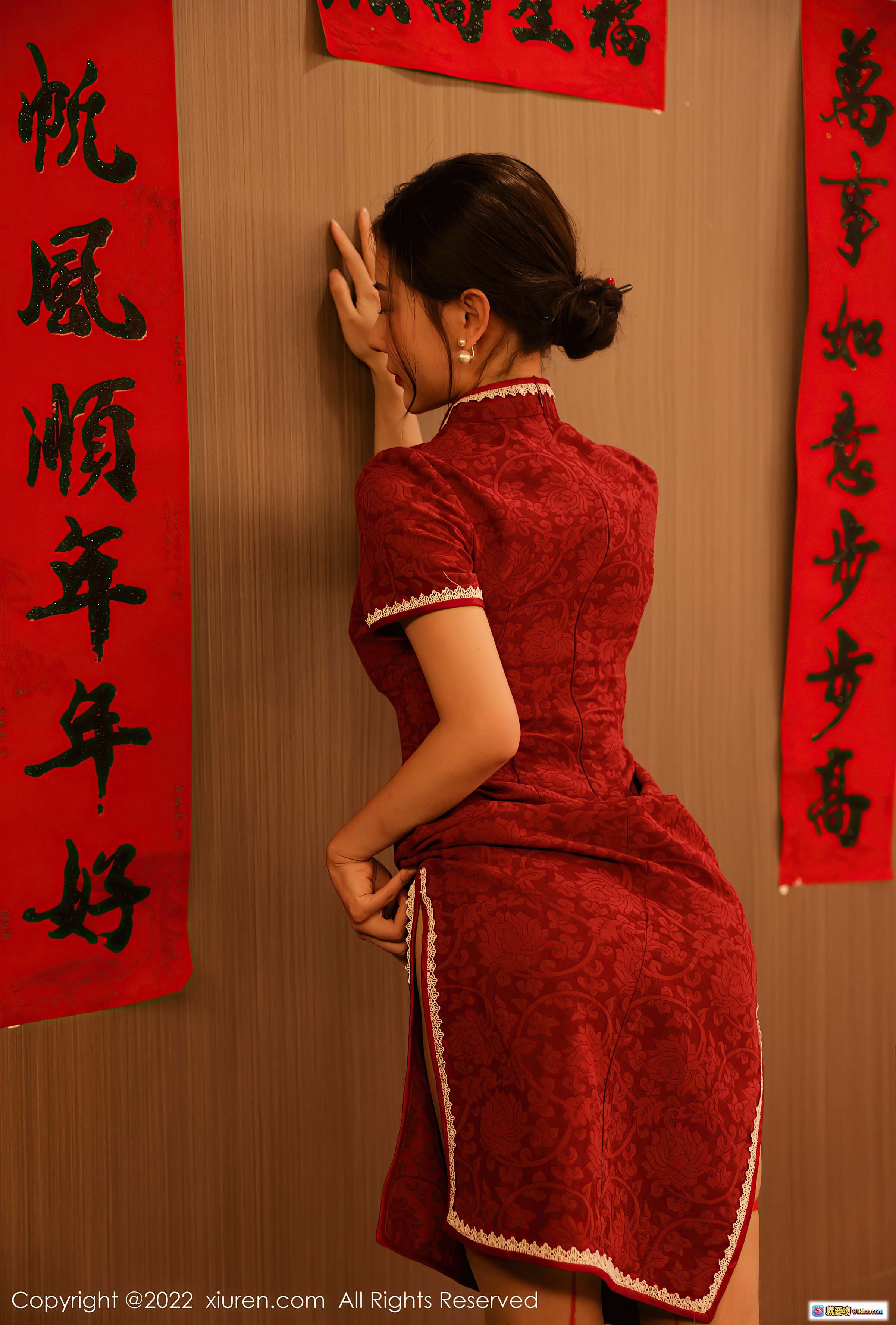 图片[10] - 尹甜甜红色旗袍性感美腿写真 | XiuRen秀人网2022.01.25 NO.4508优雅古典风高清图集 - 就要吻