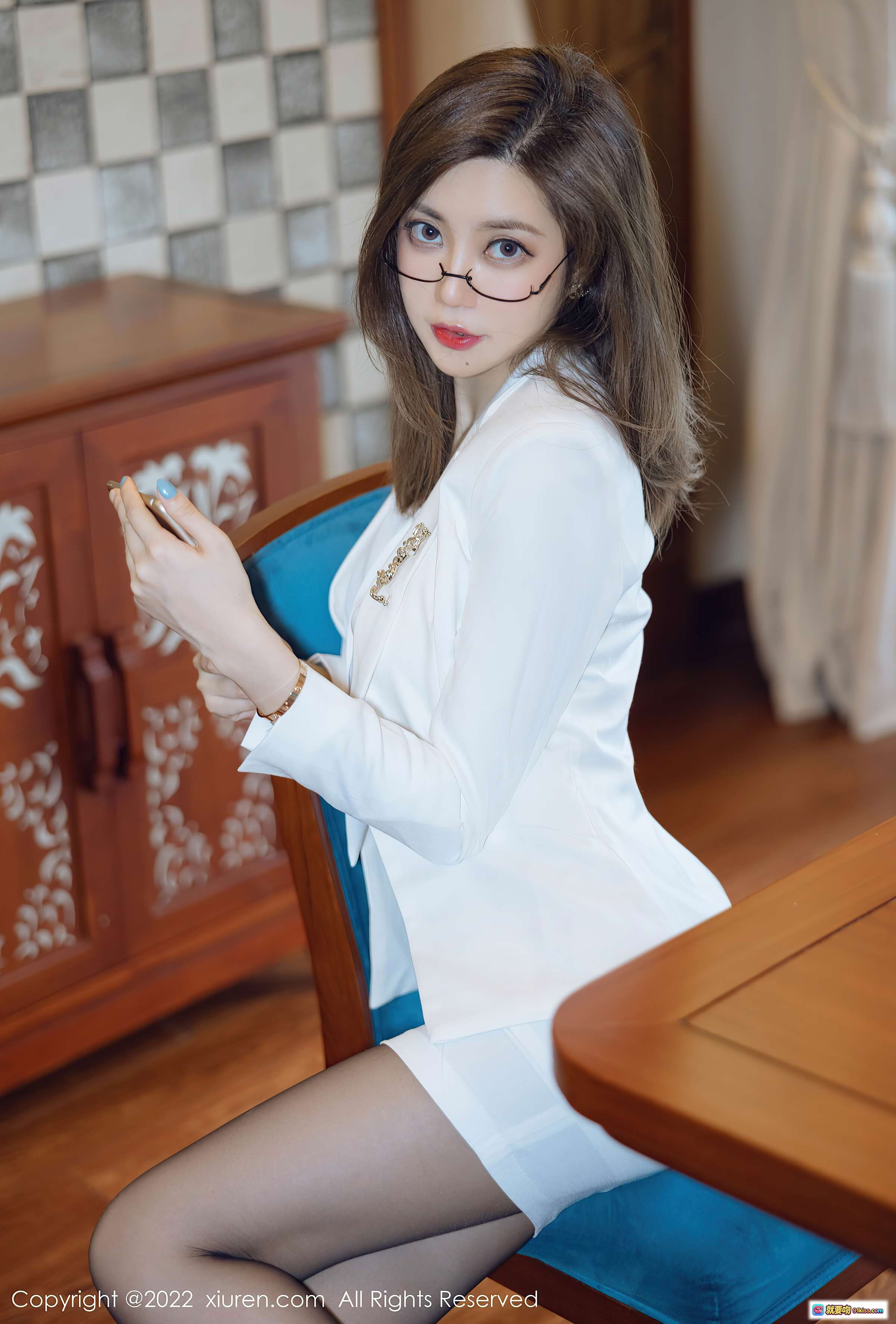 图片[3] - 绮里嘉ula珠三角旅拍写真｜白衬衫黑丝美腿｜性感内衣搭配高跟鞋｜XiuRen秀人网NO.4544高清图集 - 就要吻