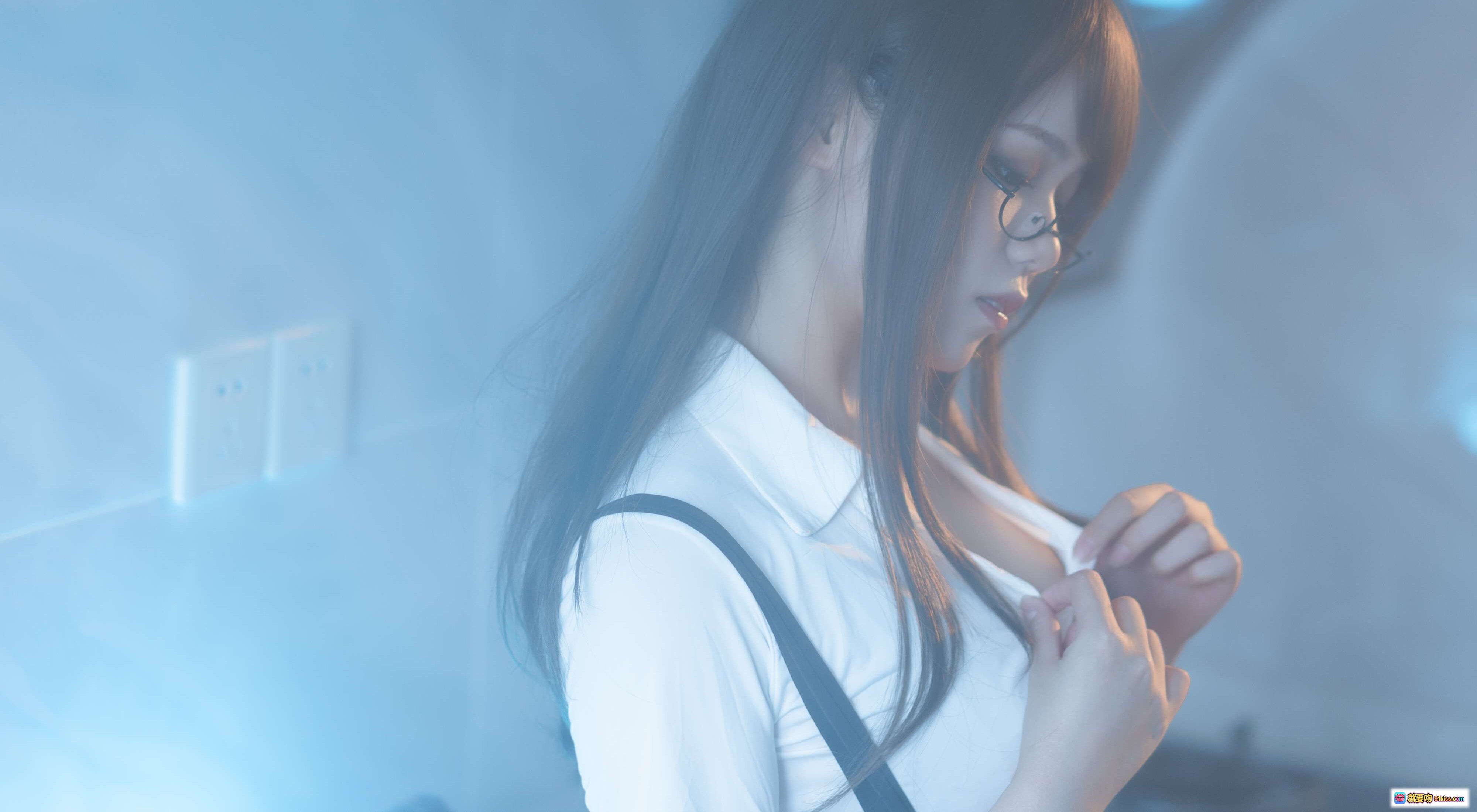 图片[10] - 七月喵子NO.014眼镜娘1号写真集｜清冷氛围感｜长发黑丝｜温柔眼神｜室内光影美学｜21P91M高清图包 - 就要吻