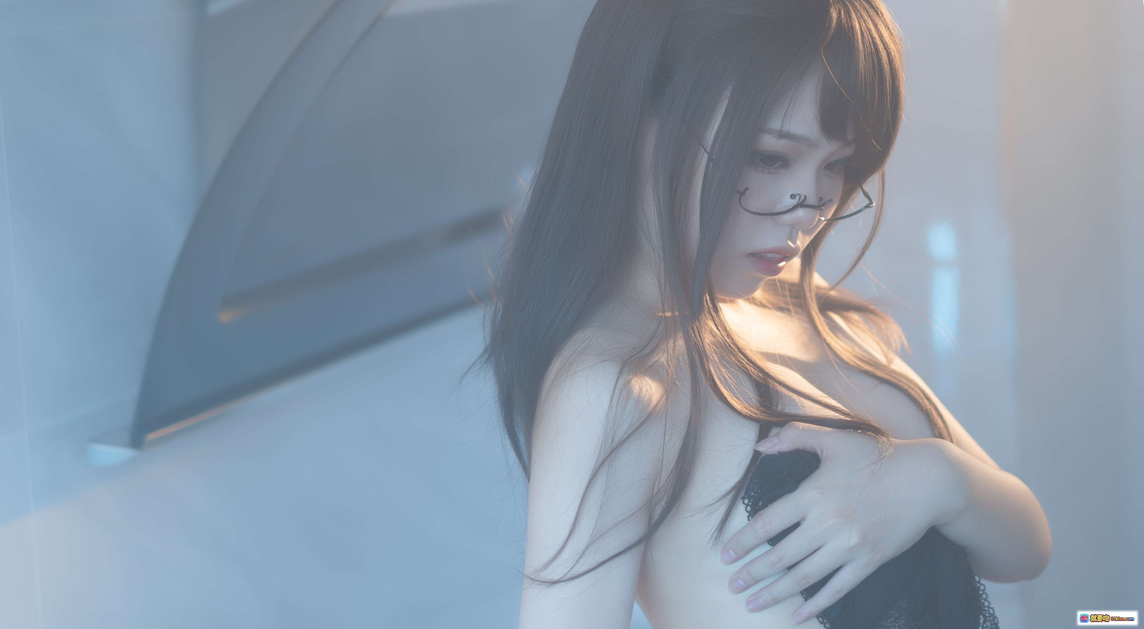 图片[3] - 七月喵子NO.014眼镜娘1号写真集｜清冷氛围感｜长发黑丝｜温柔眼神｜室内光影美学｜21P91M高清图包 - 就要吻