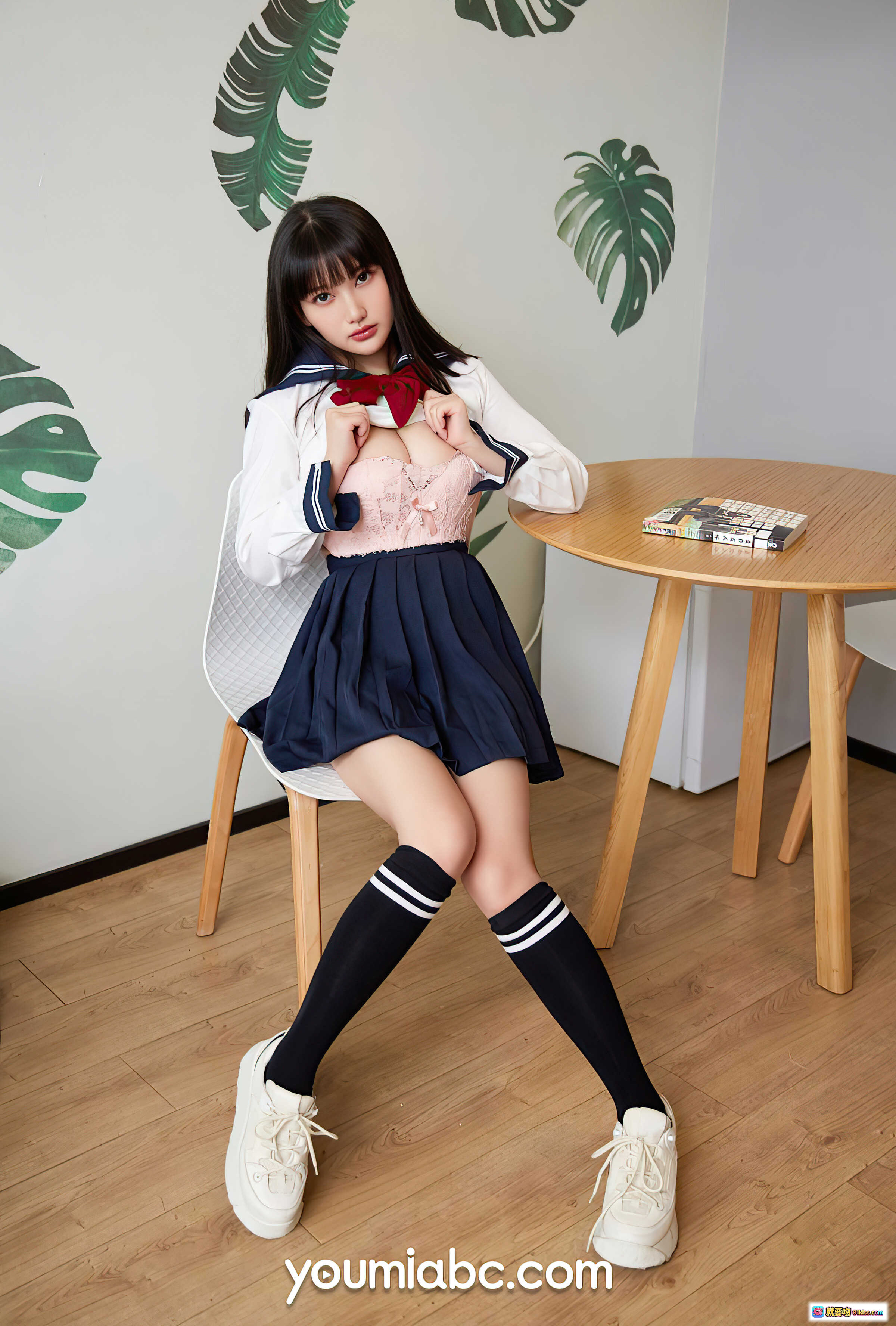 落跑学妹尹兒制服写真 | 水手服+蕾丝内衣+过膝袜+白球鞋 | YouMi尤蜜2021.05.29高清图集 - 就要吻