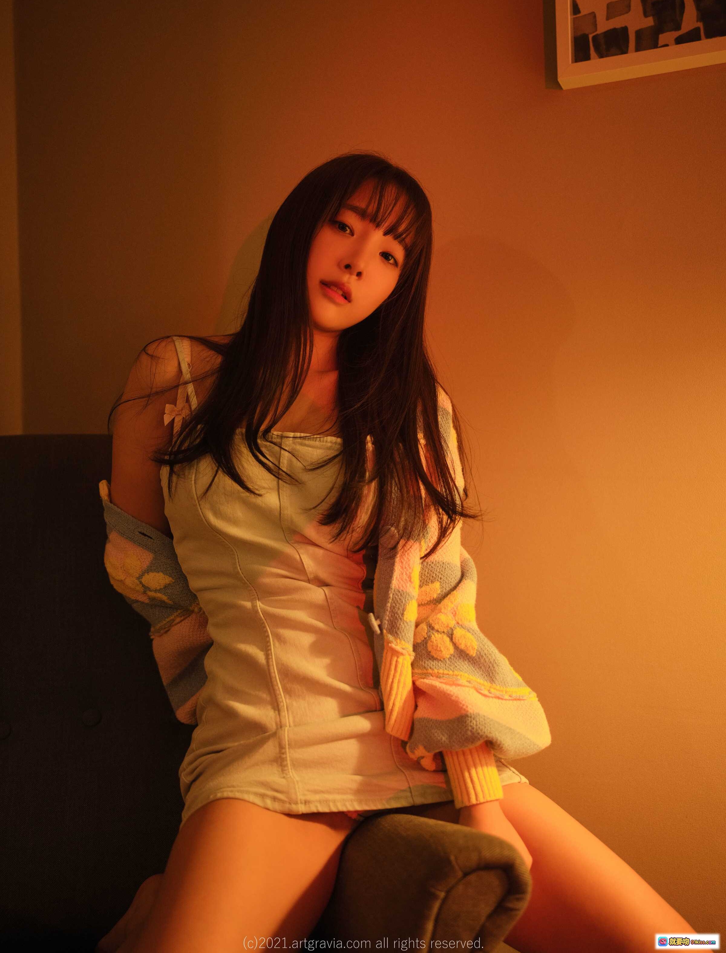 图片[10] - 姜仁卿 NO.059 ARTGRAVIA VOL.328 88P 优雅坐姿 羽绒外套 暖光氛围 室内写真 美腿特写 舒适扶手椅 时尚穿搭 女性魅力 柔和色调 高清摄影 - 就要吻