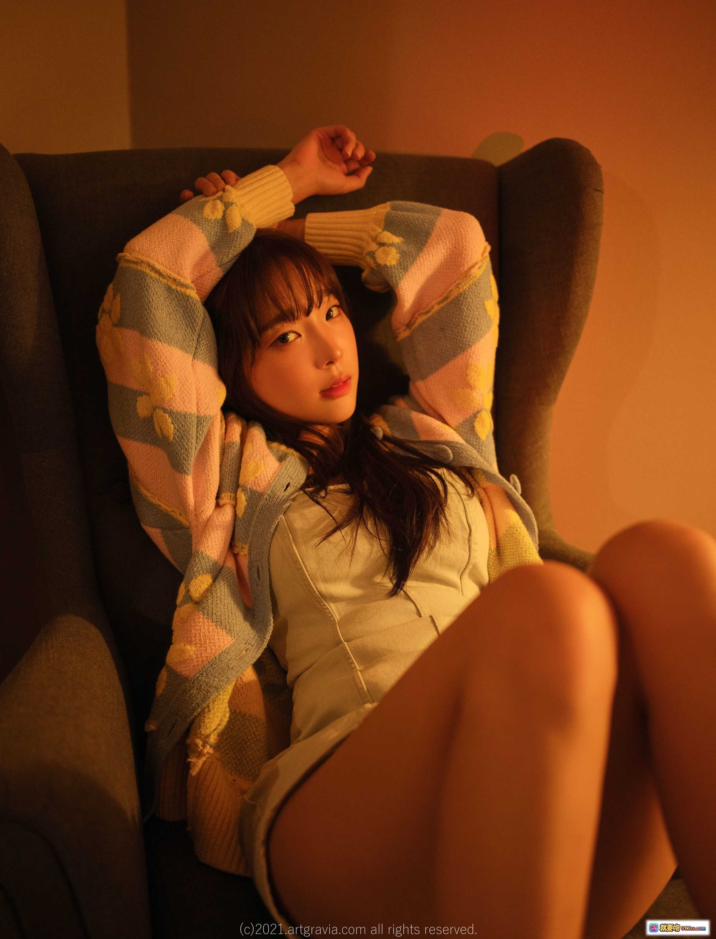 图片[4] - 姜仁卿 NO.059 ARTGRAVIA VOL.328 88P 优雅坐姿 羽绒外套 暖光氛围 室内写真 美腿特写 舒适扶手椅 时尚穿搭 女性魅力 柔和色调 高清摄影 - 就要吻