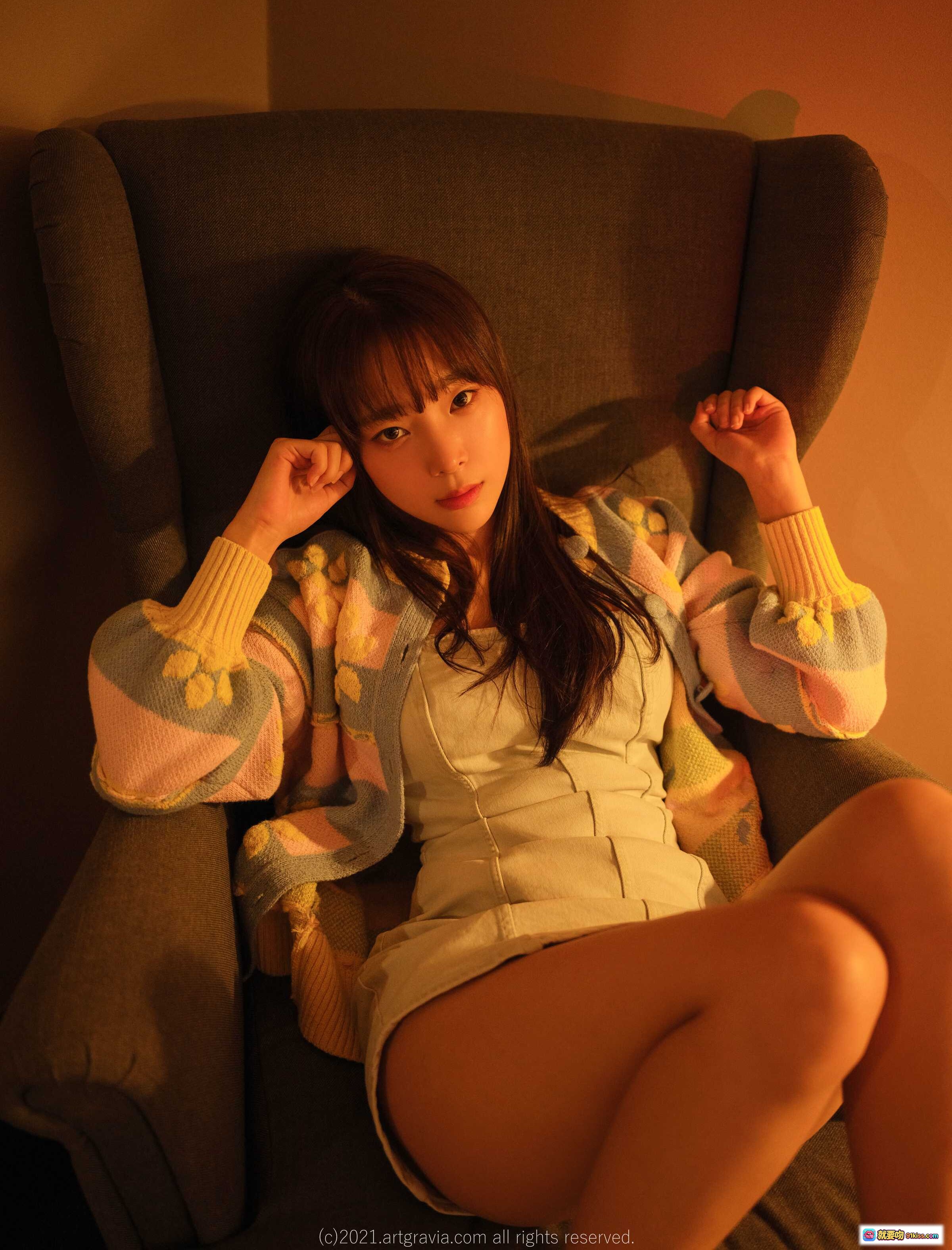 图片[5] - 姜仁卿 NO.059 ARTGRAVIA VOL.328 88P 优雅坐姿 羽绒外套 暖光氛围 室内写真 美腿特写 舒适扶手椅 时尚穿搭 女性魅力 柔和色调 高清摄影 - 就要吻