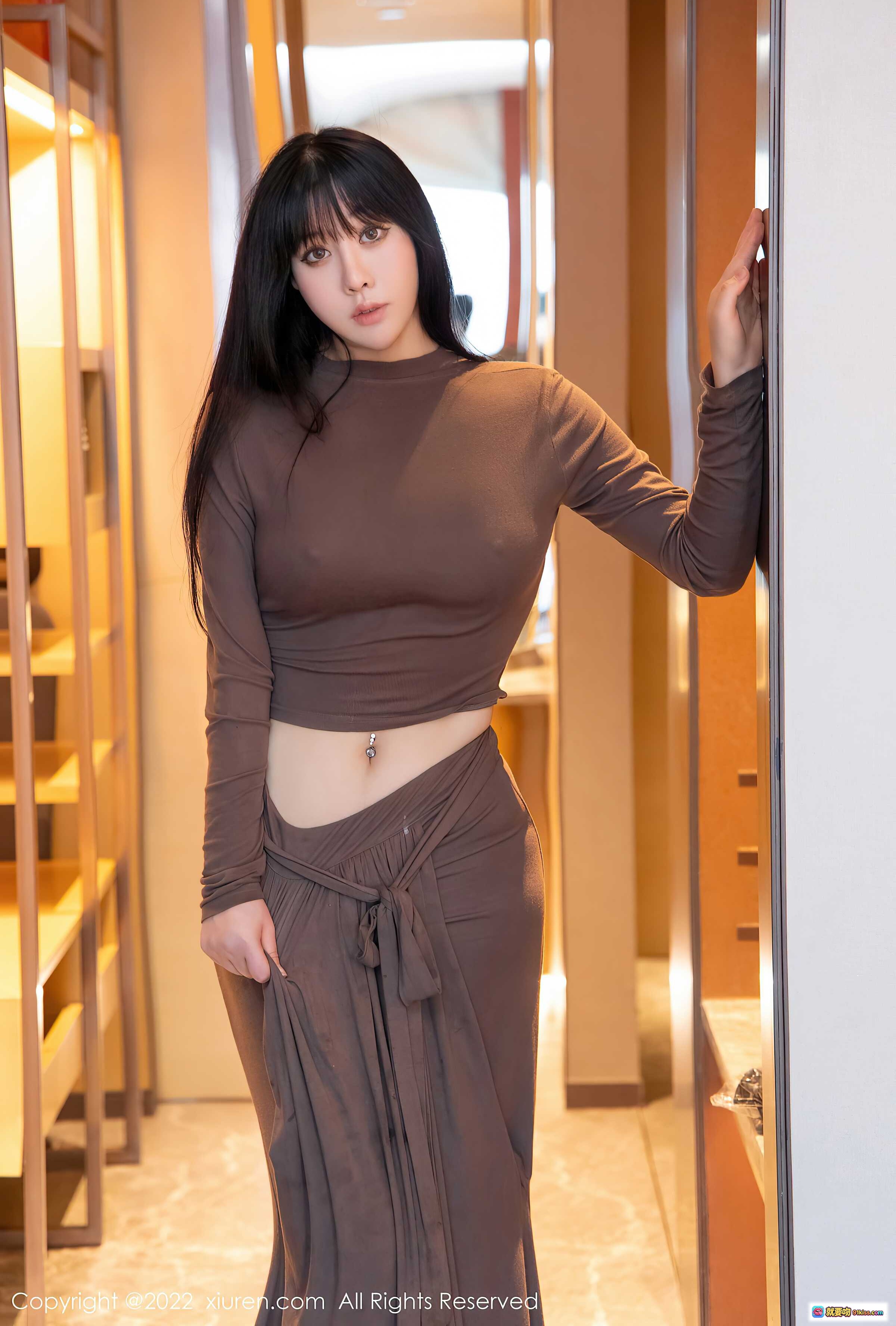 图片[5] - 徐媛媛丰满身材特写 | XiuRen秀人网2022.01.04 NO.4418 | 42+1P高清写真 | 暖光质感美拍 - 就要吻