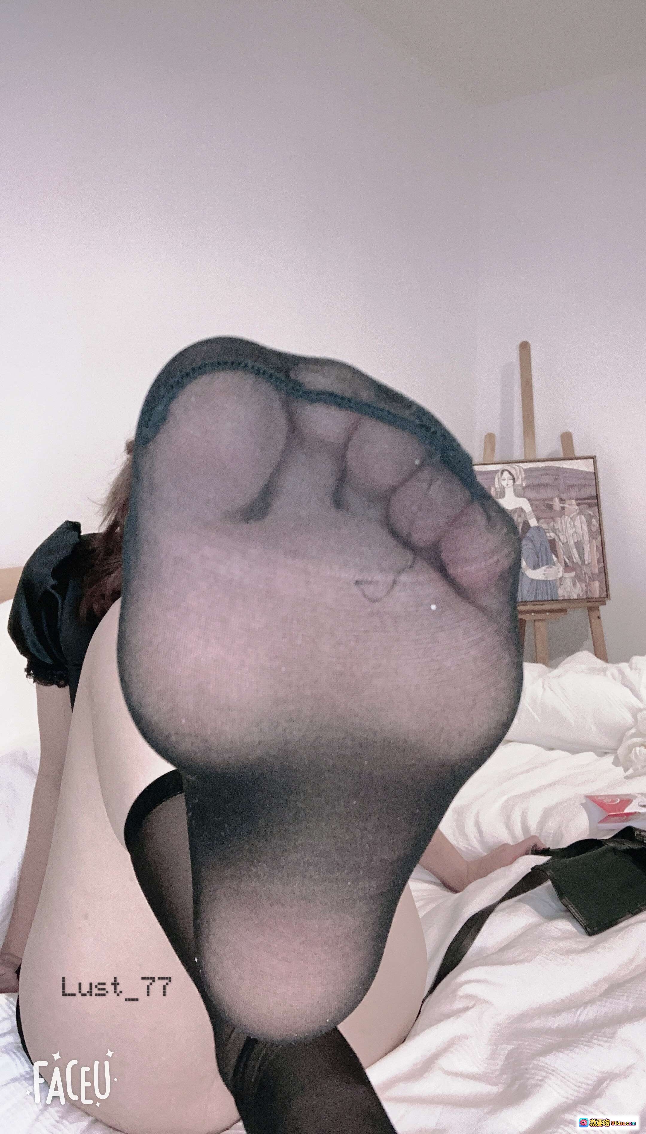 图片[8] - 柒柒要乖哦 NO.001 辣妹旗袍写真 46P 白发双马尾 黑色紧身旗袍 短裙丝袜厚底鞋 室内灯光氛围感 Cosplay美少女 - 就要吻