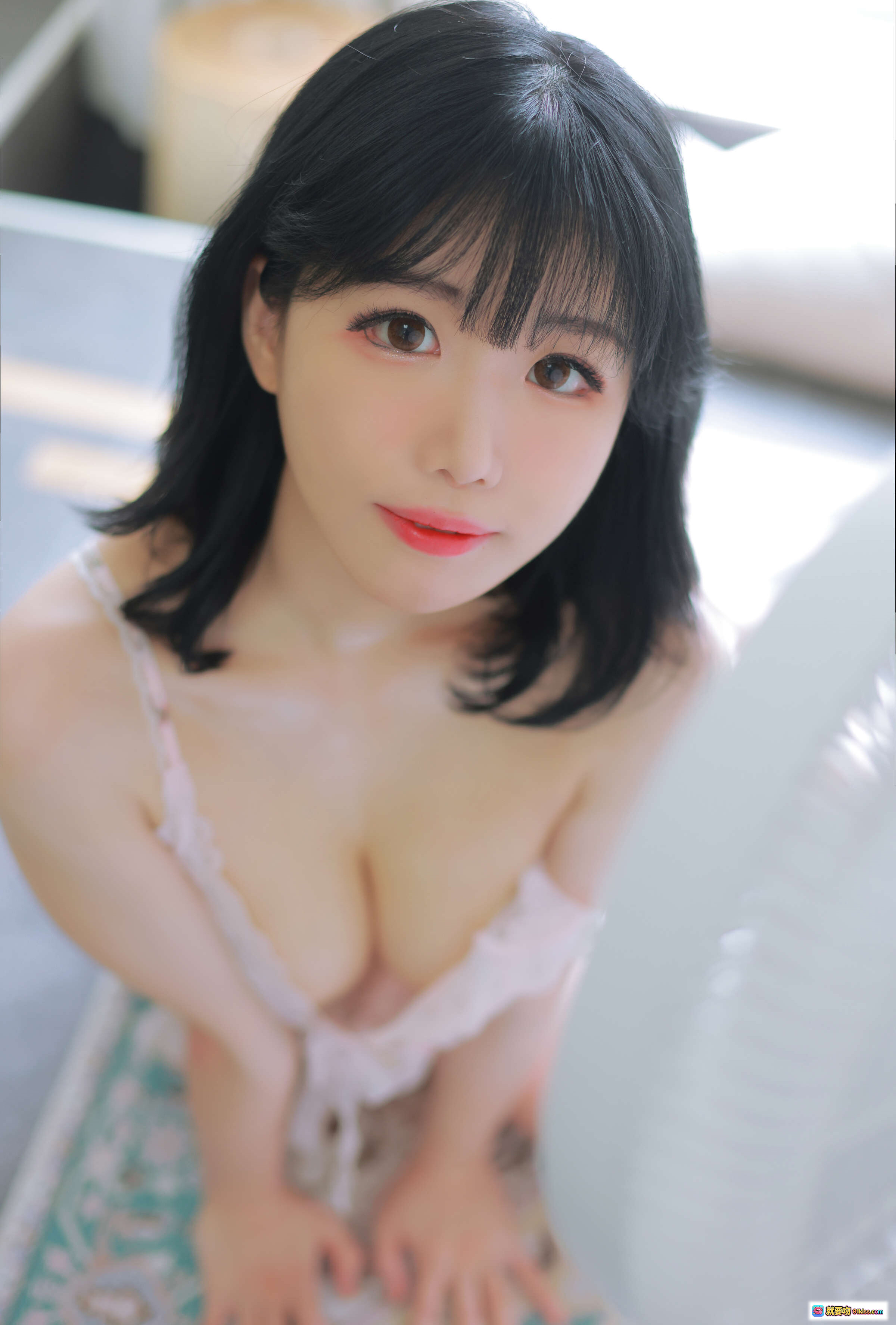 图片[7] - Addielyn July Morning Class 粉色蕾丝睡衣写真 | 甜美黑发少女室内地毯坐姿私房照 - 就要吻