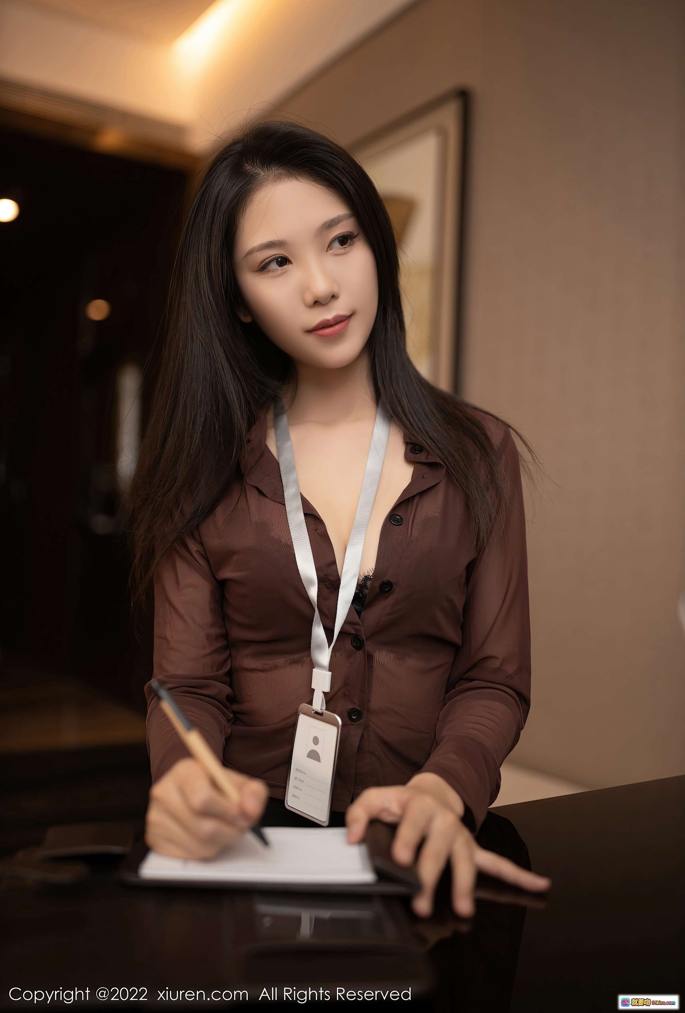 图片[1] - 抖娘利世黑丝美腿写真 | XiuRen秀人网2022.01.18 NO.4479优雅职场风高清图集 - 就要吻