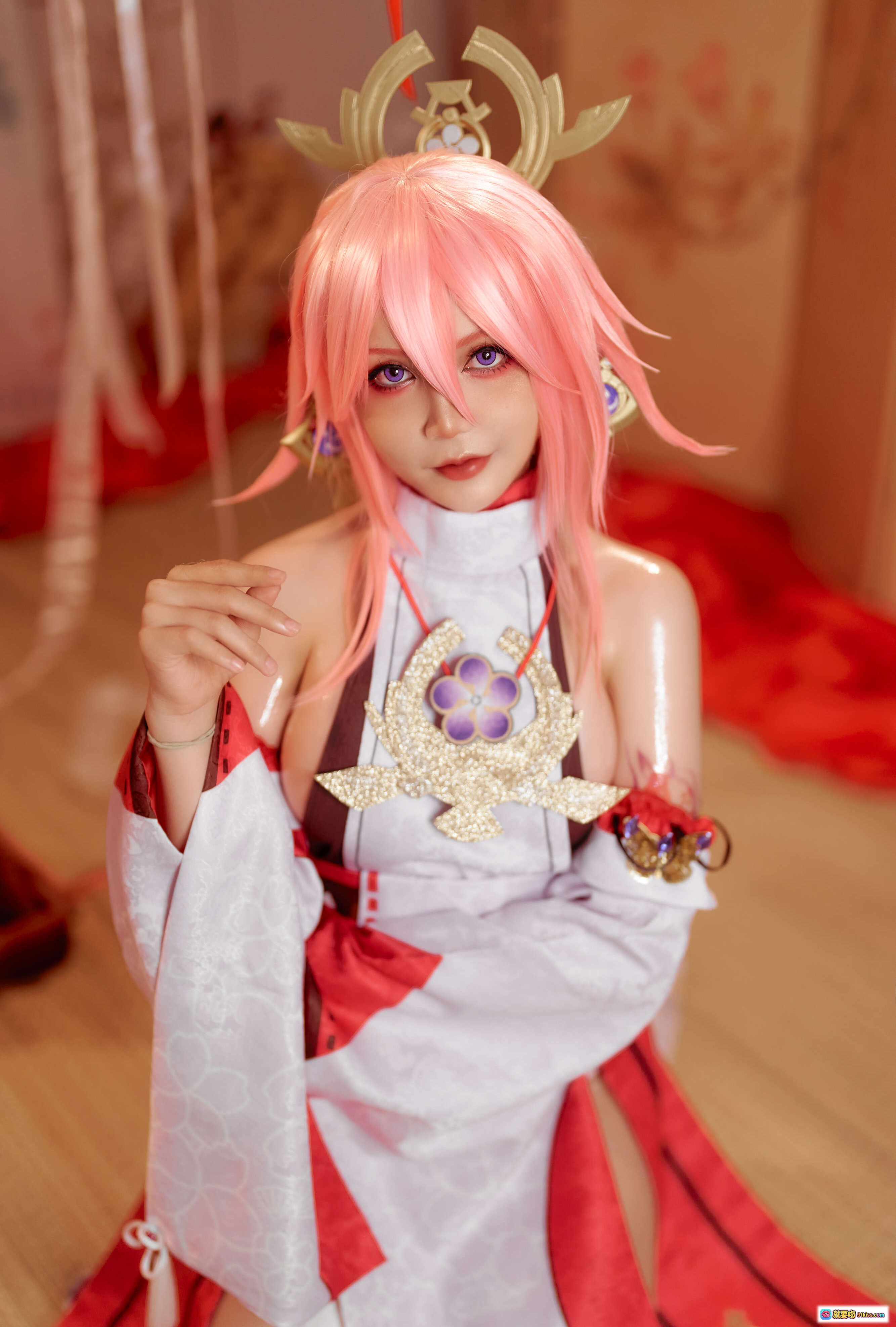 图片[5] - 原神八重神子cosplay 粉发和风造型 红白巫女服 樱花背景 油纸伞 高跟木屐 精致妆容 35P高清图集 - 就要吻