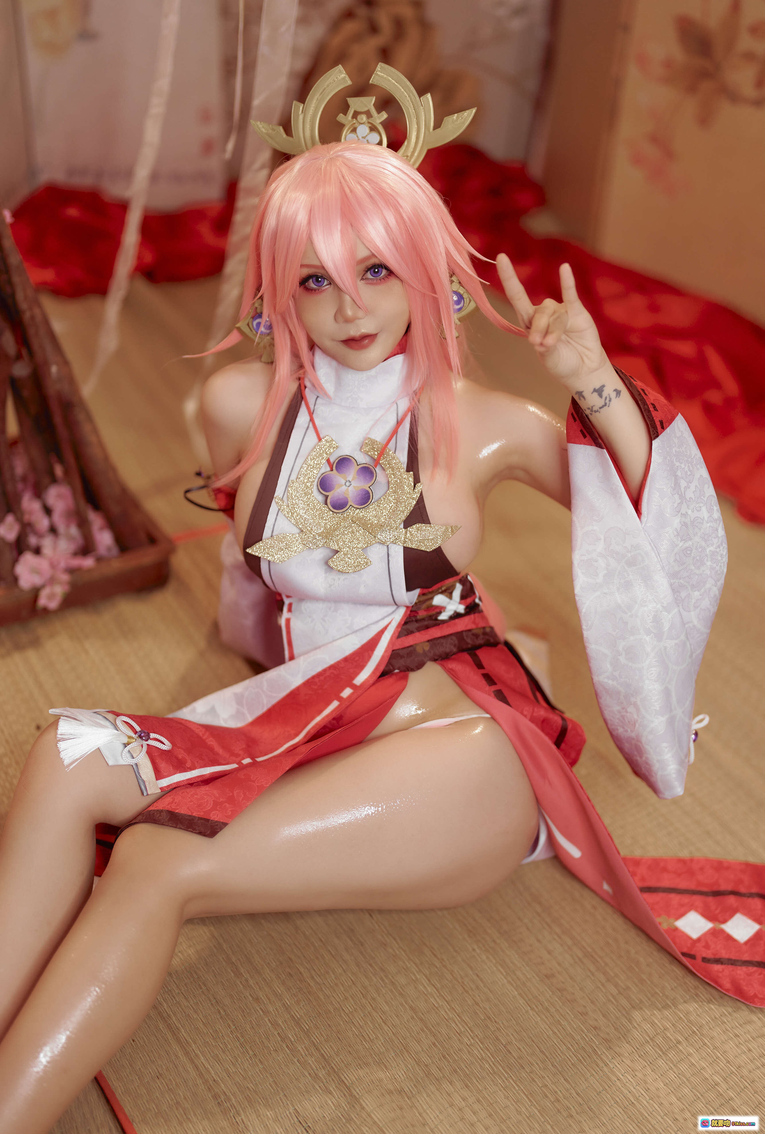 图片[7] - 原神八重神子cosplay 粉发和风造型 红白巫女服 樱花背景 油纸伞 高跟木屐 精致妆容 35P高清图集 - 就要吻