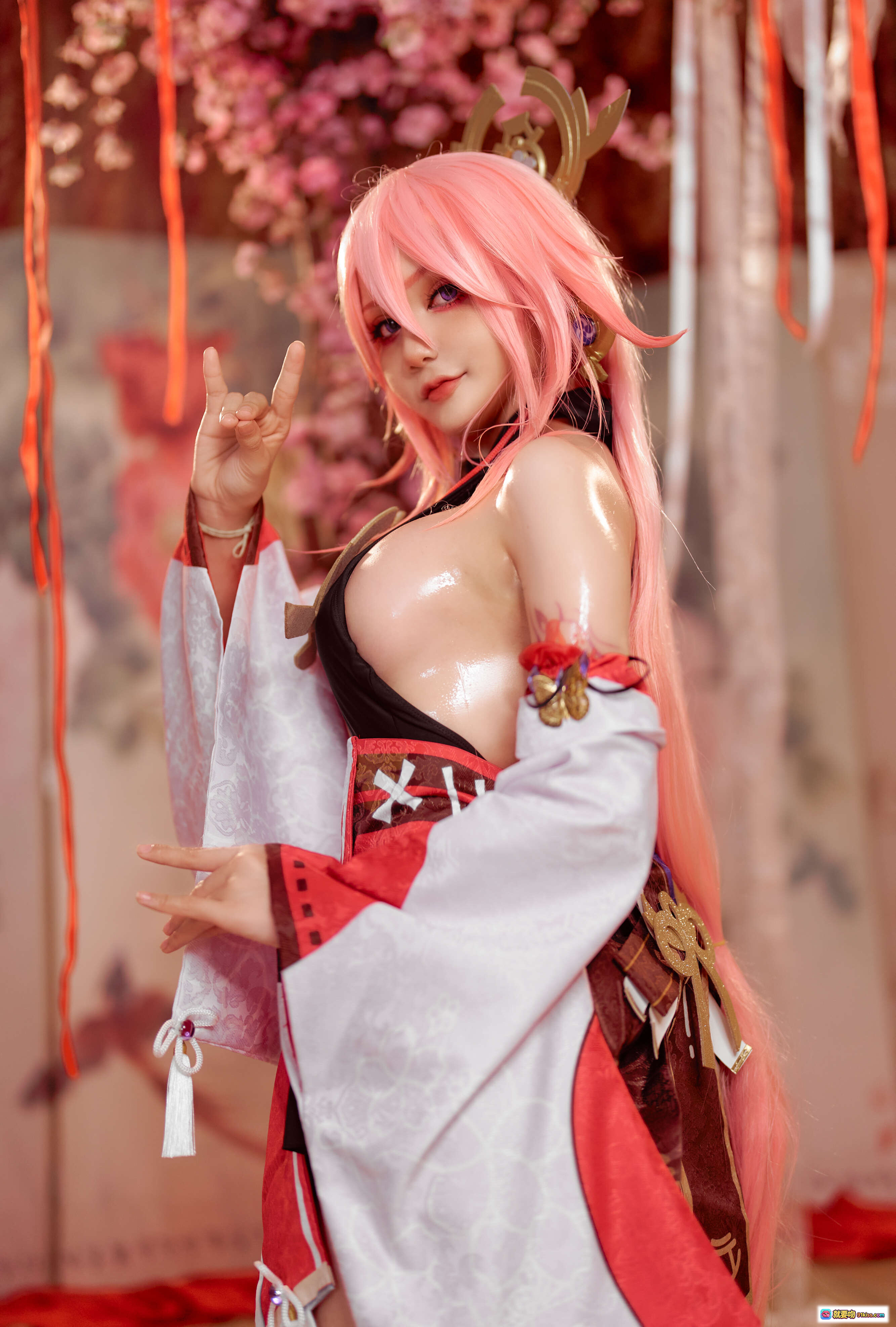 图片[8] - 原神八重神子cosplay 粉发和风造型 红白巫女服 樱花背景 油纸伞 高跟木屐 精致妆容 35P高清图集 - 就要吻