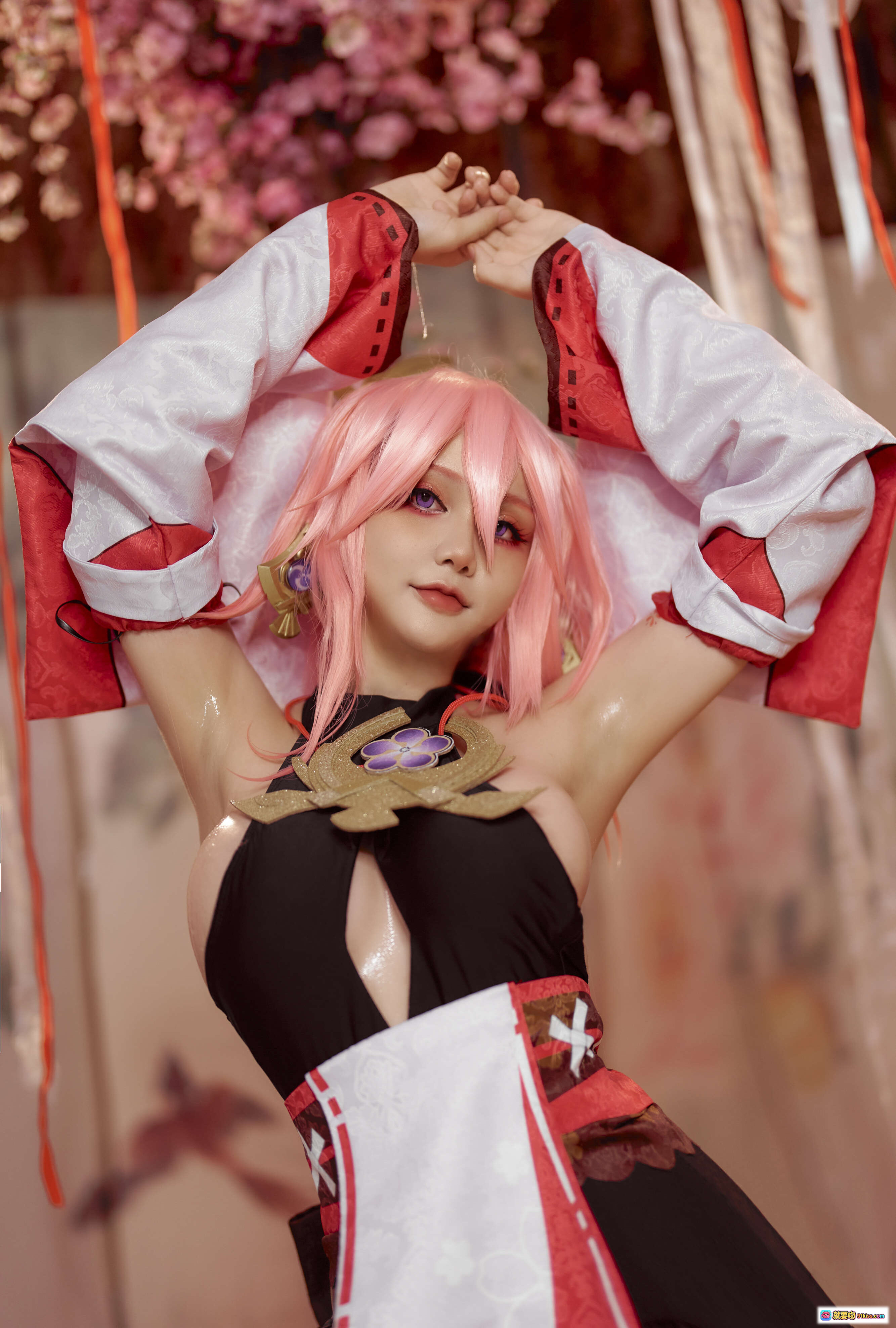 图片[10] - 原神八重神子cosplay 粉发和风造型 红白巫女服 樱花背景 油纸伞 高跟木屐 精致妆容 35P高清图集 - 就要吻